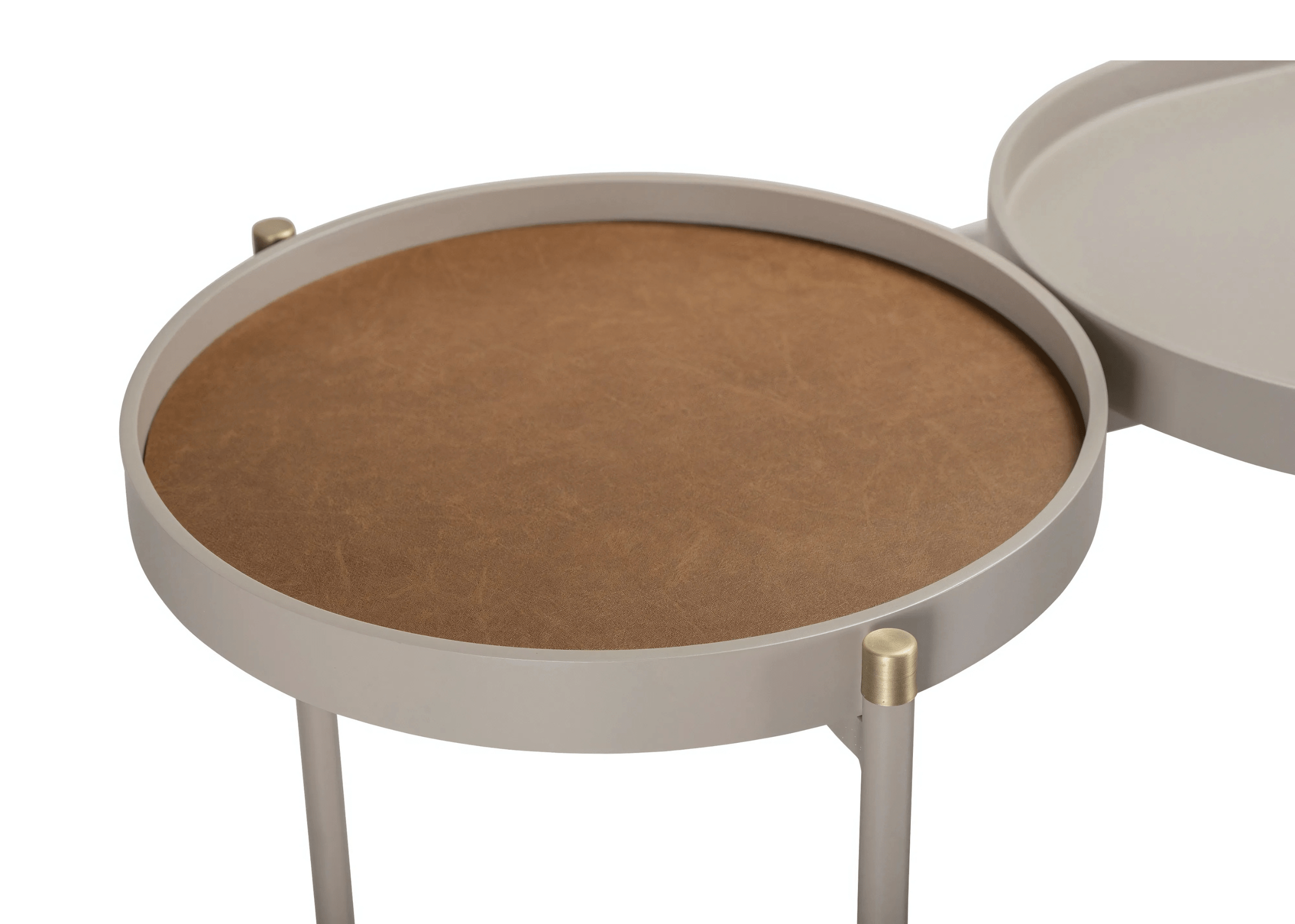 Detalhe da bandeja redonda com acabamento interno em recouro.