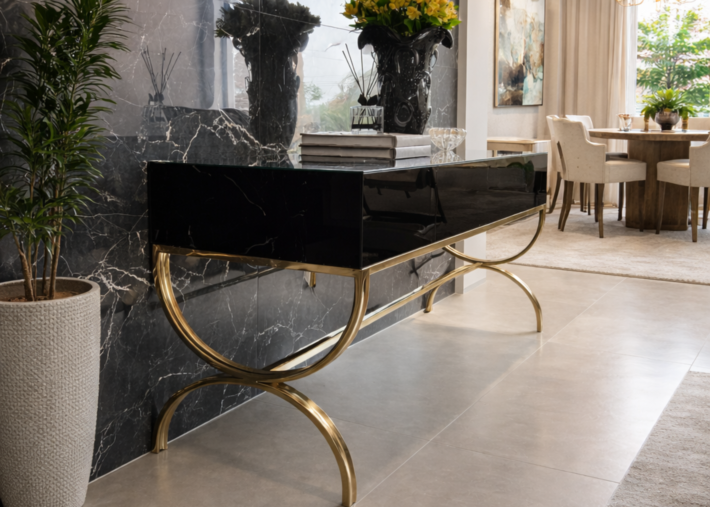 Aparador Dourado com linhas curvas e acabamento refinado, design moderno para ambientes luxuosos e sofisticados.