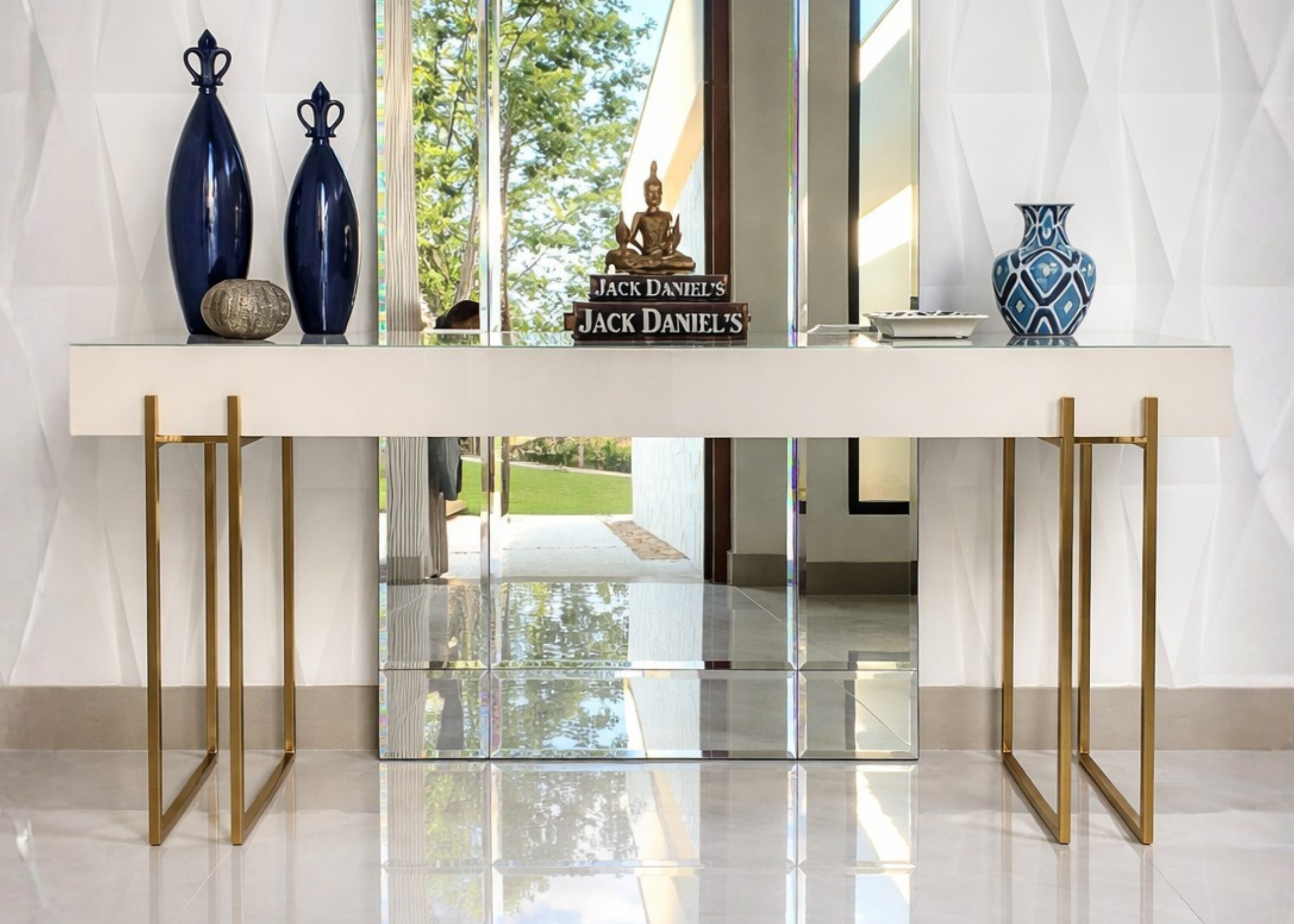 Aparador Floratta em destaque, destacando seu design elegante e funcional.