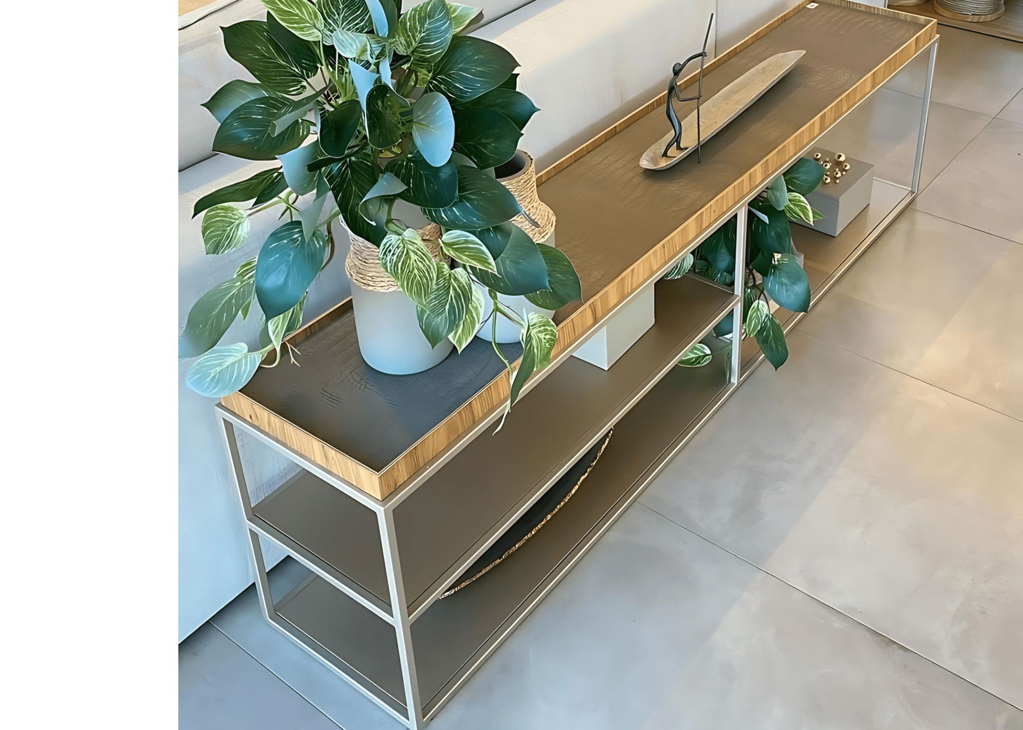 Aparador de Sofá Smith resistência e beleza em harmonia.