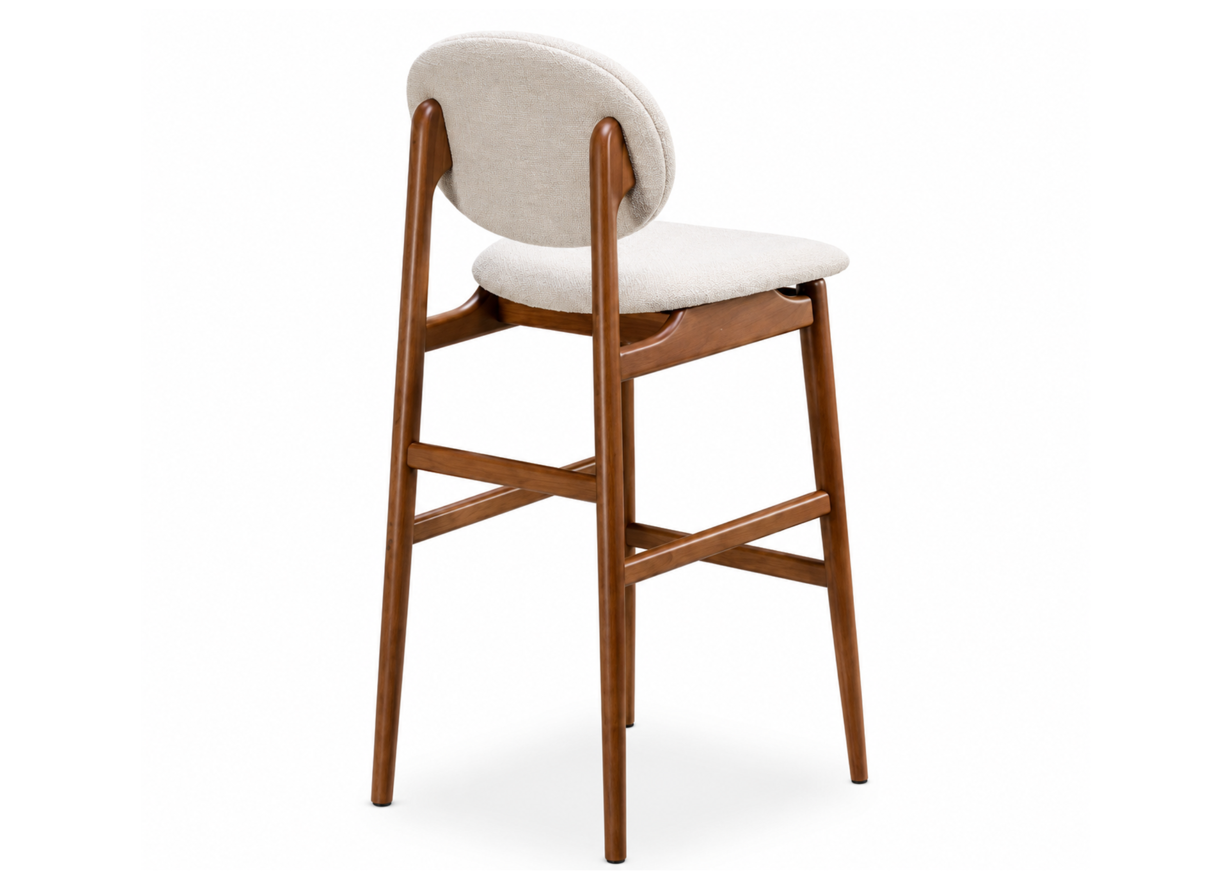 Banqueta Less em madeira natural com encosto curvo estofado e acabamento contemporâneo para cozinhas gourmet elegantes.