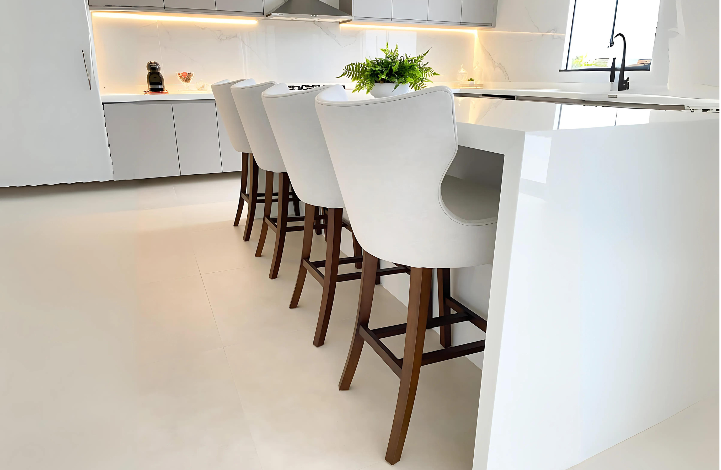 Moderna e estilo luxuoso com a Banqueta Carla.