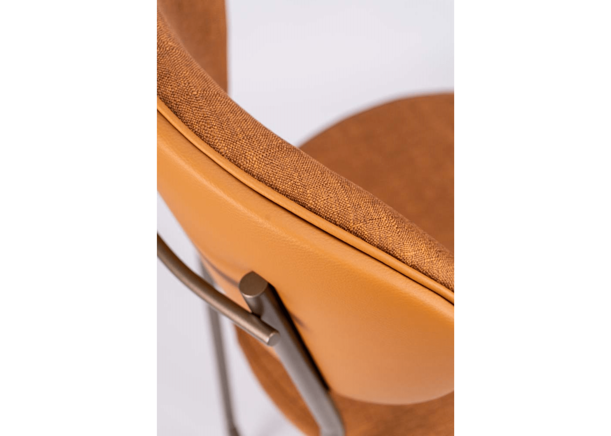 Detalhes que encantam ainda mais a Banqueta Lis.