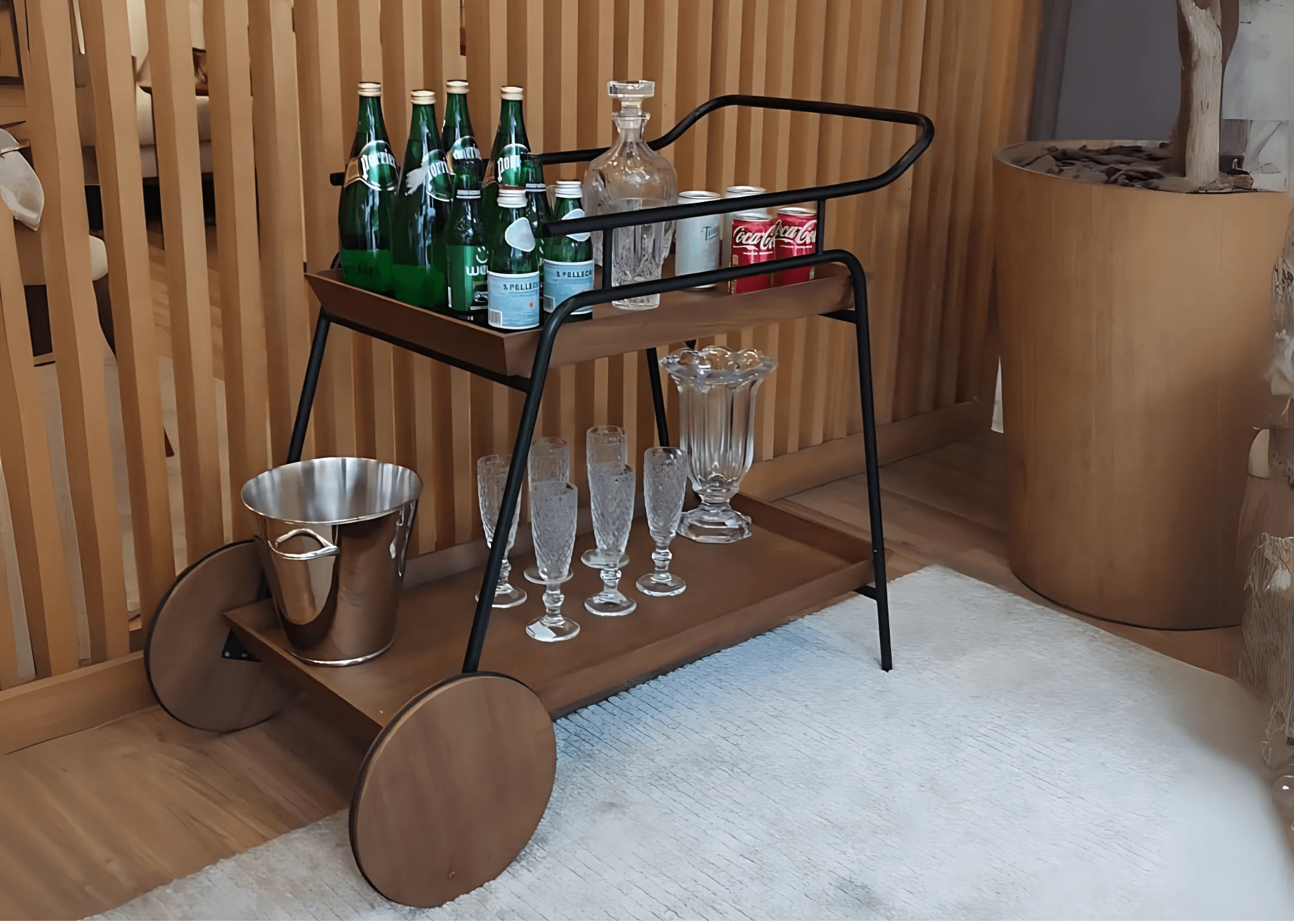 Carrinho Bar Zuca: Organização com charme e sofisticação para seu ambiente.