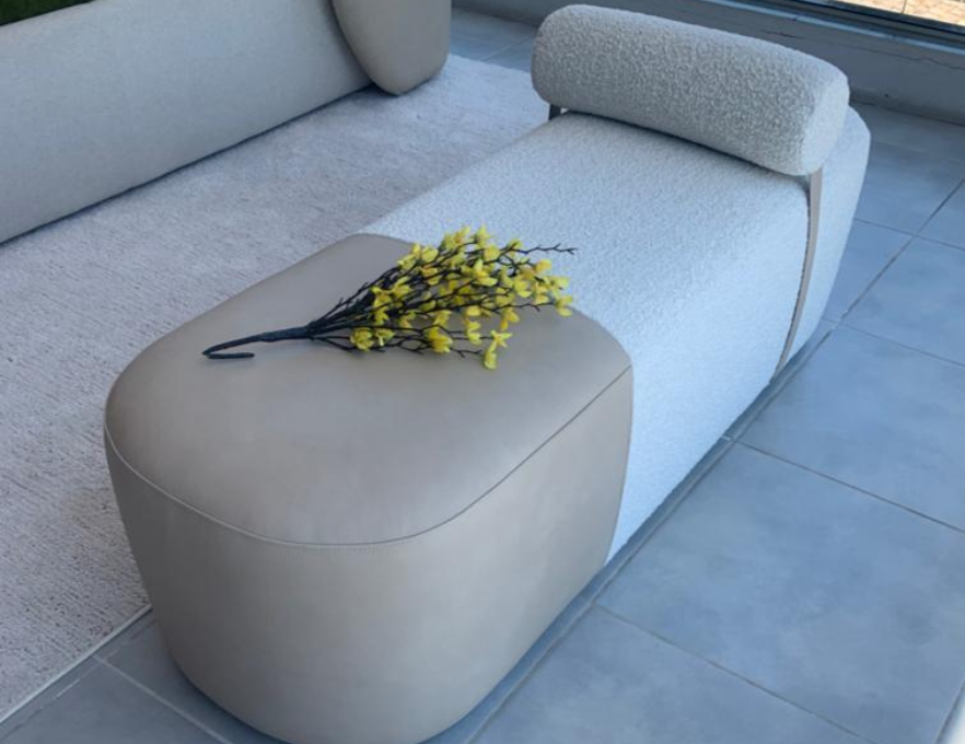 Design contemporâneo: Recamier Lovely, uma adição notável para qualquer ambiente.