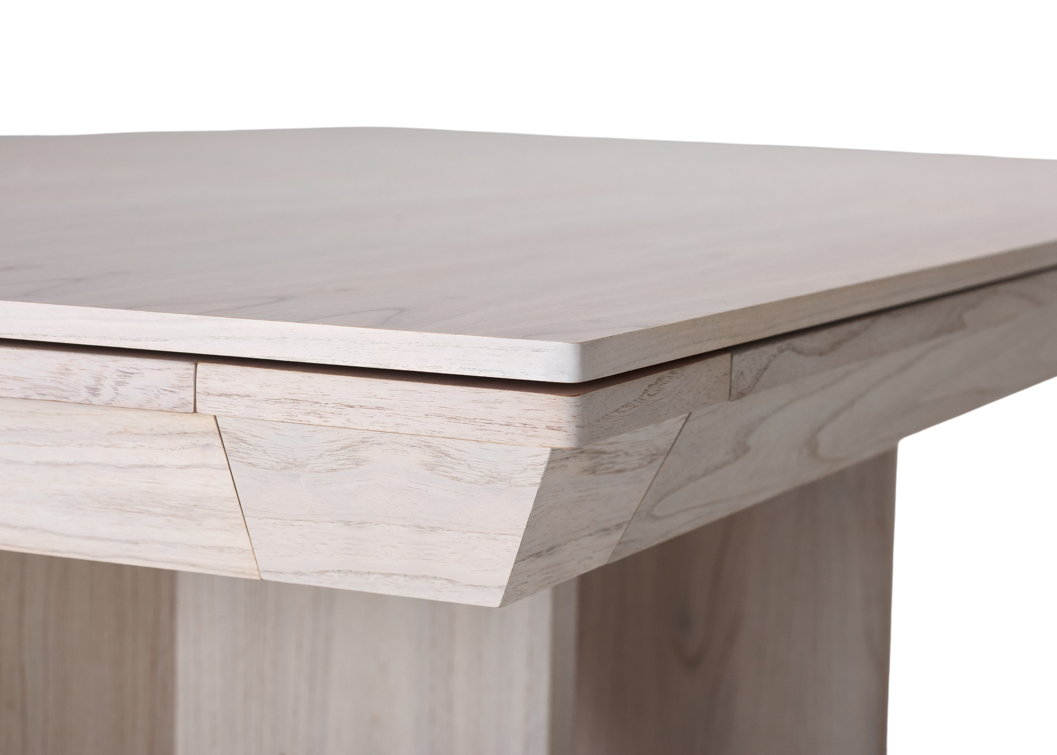 Seja para jogar ou para jantar, a mesa Elegância é o elemento central que oferece elegância e elegância à sua sala.