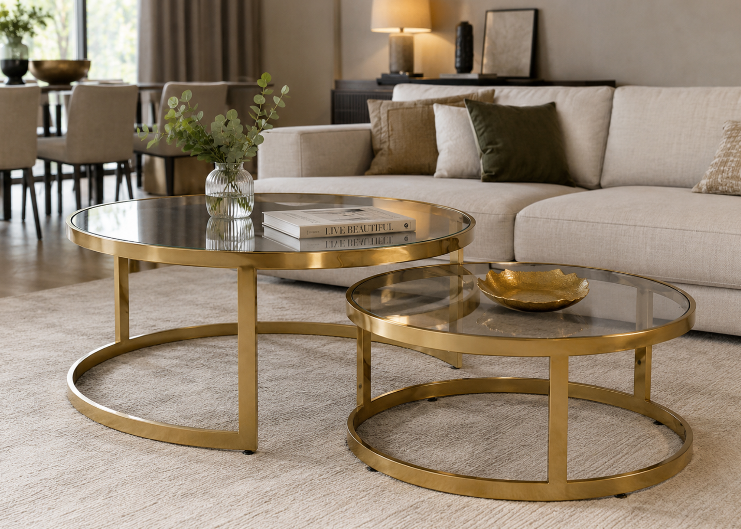 Conjunto Mesa de Centro Nysa com alturas diferentes, estrutura metálica elegante e visual leve para salas modernas.