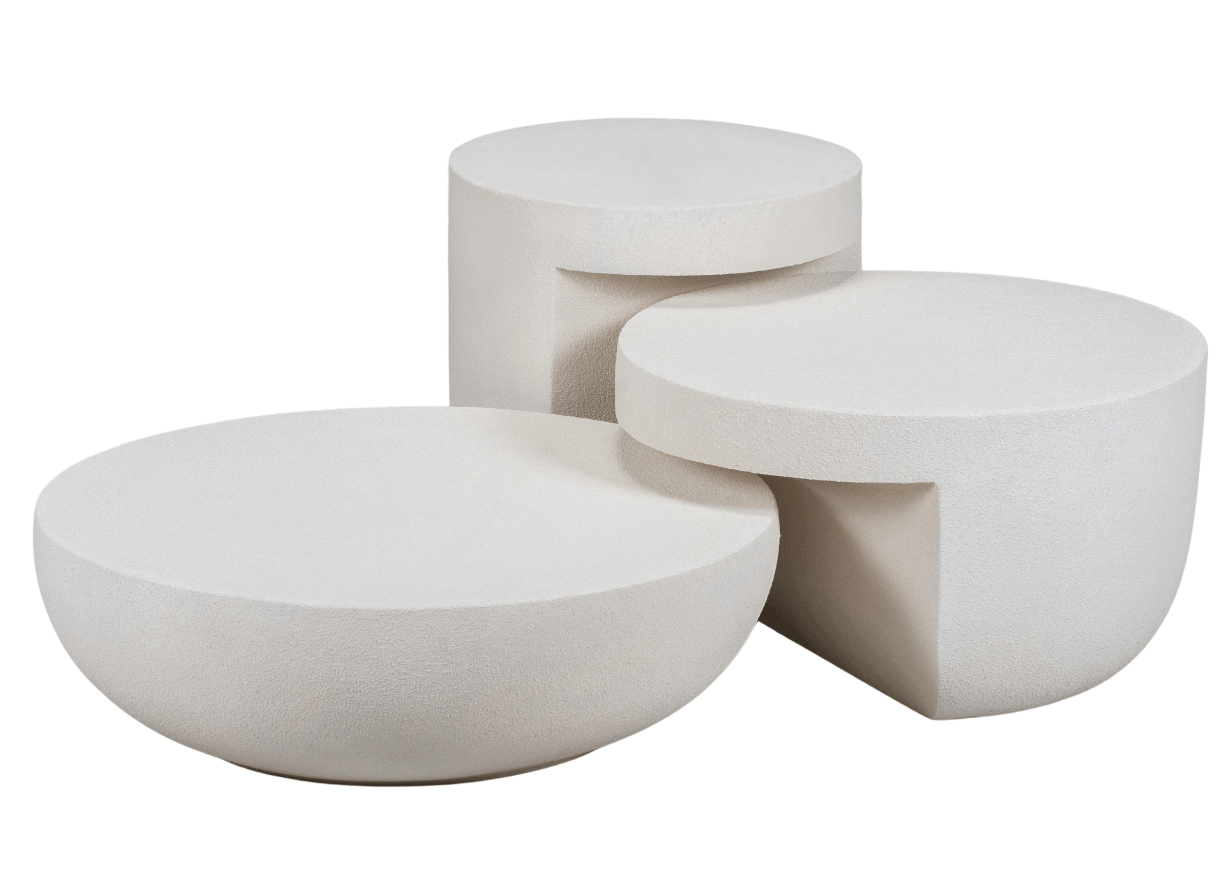 Mesa de Centro Ravi em cimento tecnológico com formas curvas e acabamento texturizado, design escultural para salas modernas.