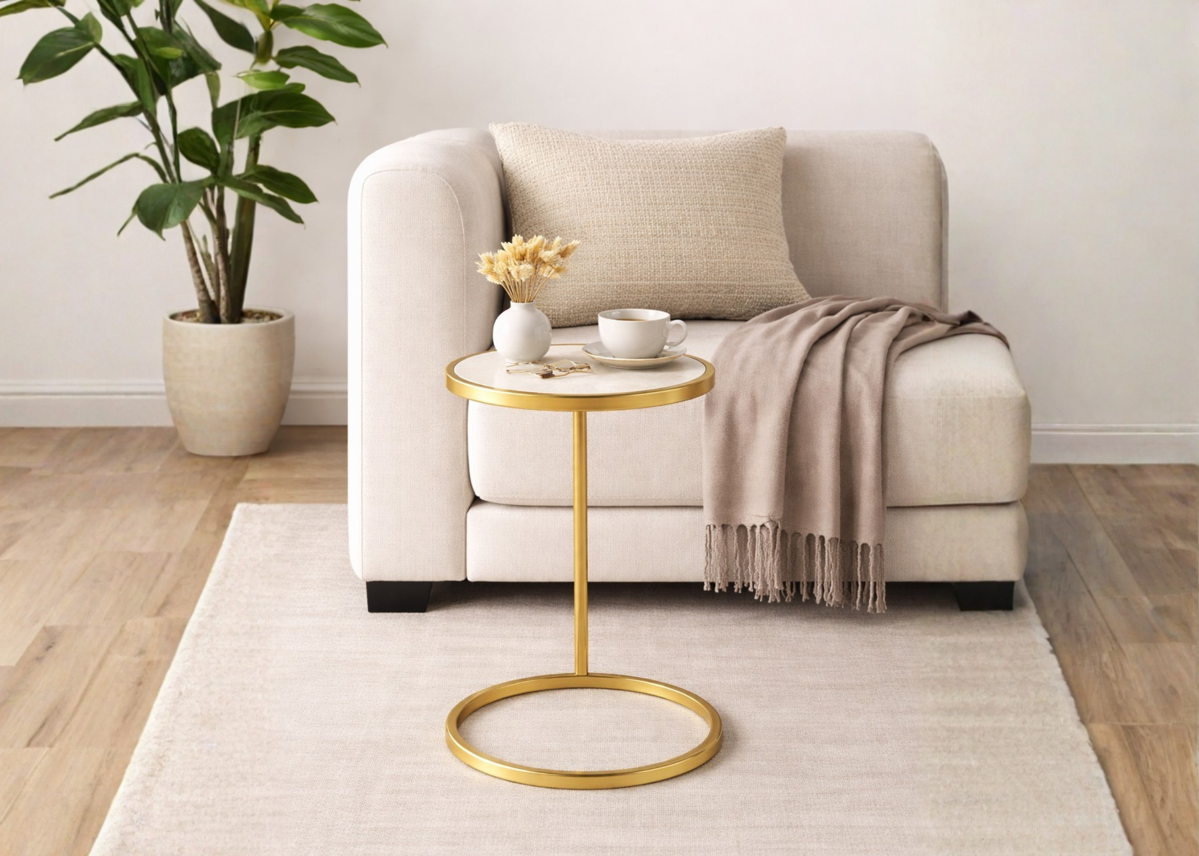 Mesa auxiliar moderna Eldorado com estrutura em inox, destacando-se por seu design minimalista e sofisticado.