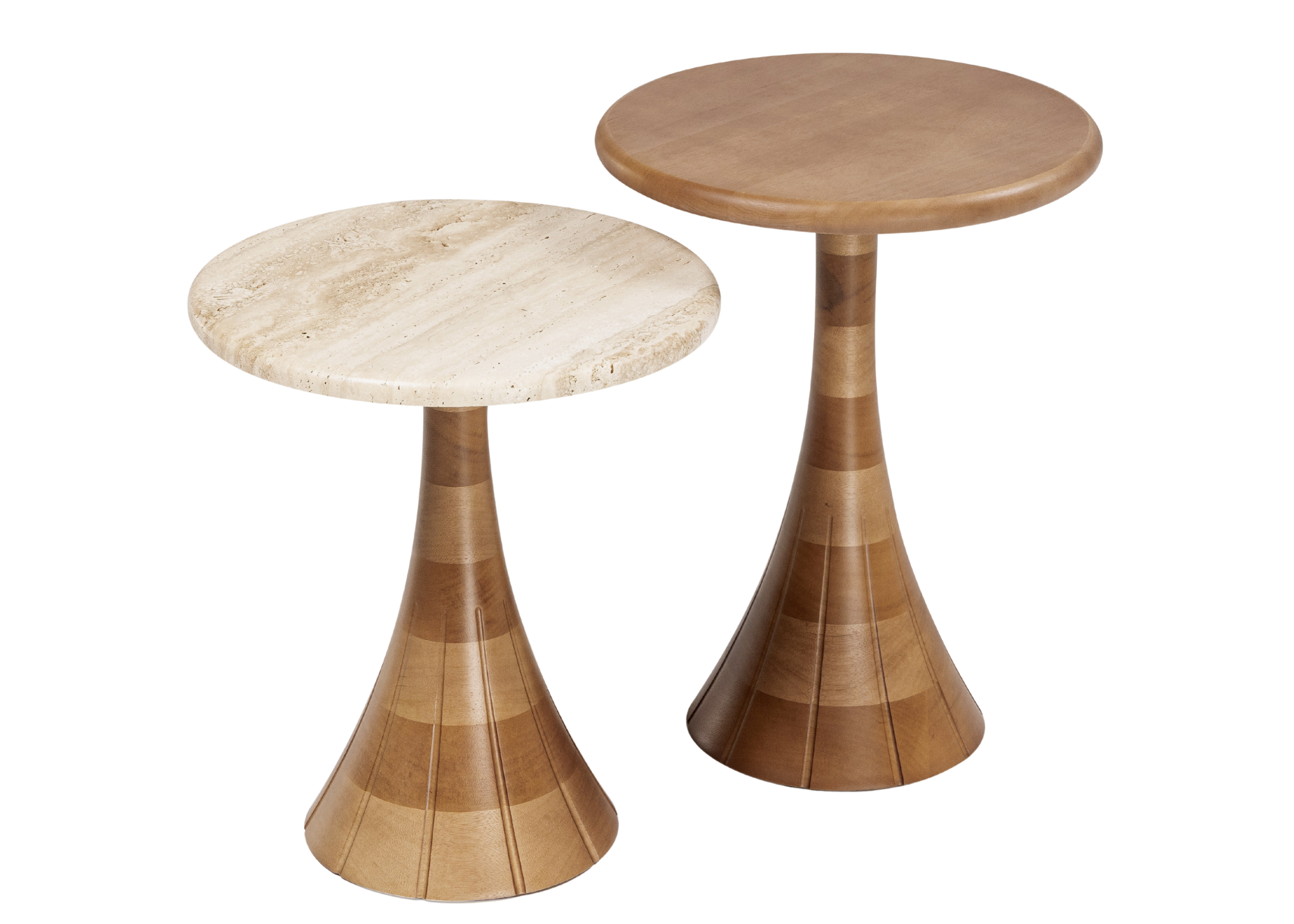 Mesa Lateral Luzia com base entalhada em madeira e tampo redondo, peça elegante para salas modernas.
