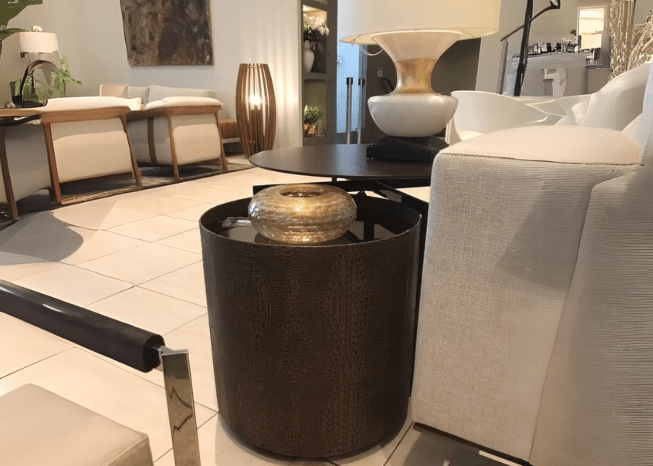 Um toque minimalista e sofisticado que complementa espaços de alto padrão.