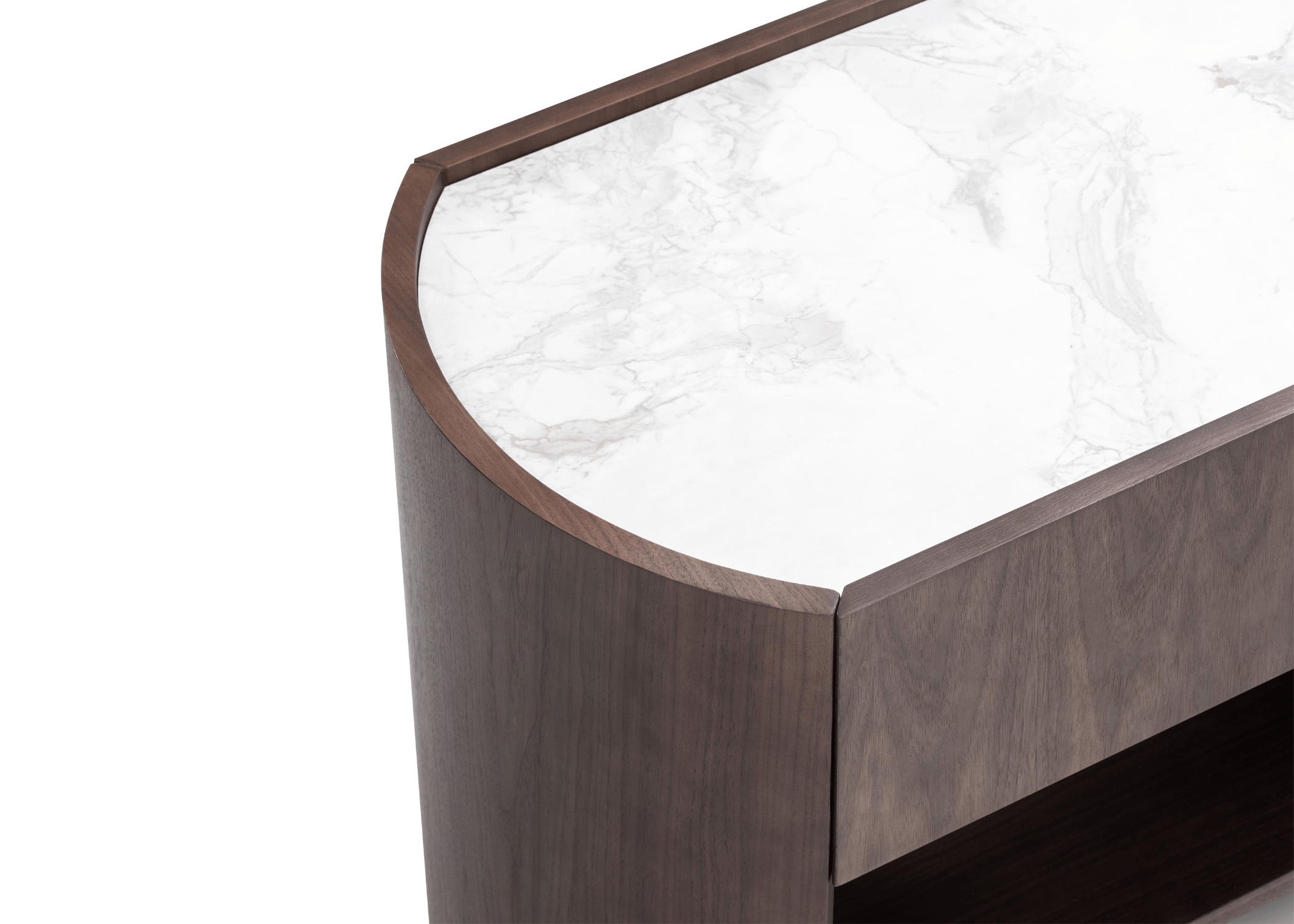 Mesa de Cabeceira Anne: refinamento e praticidade junto à cama, elevando o charme do ambiente.