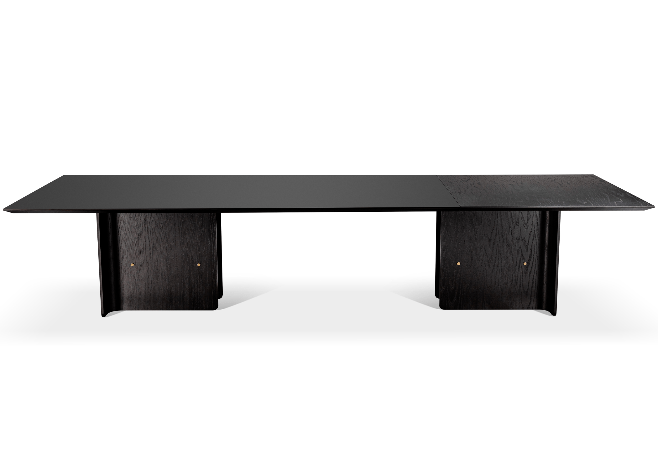 Detalhe da mesa Aurea linhas singelas e modernas.