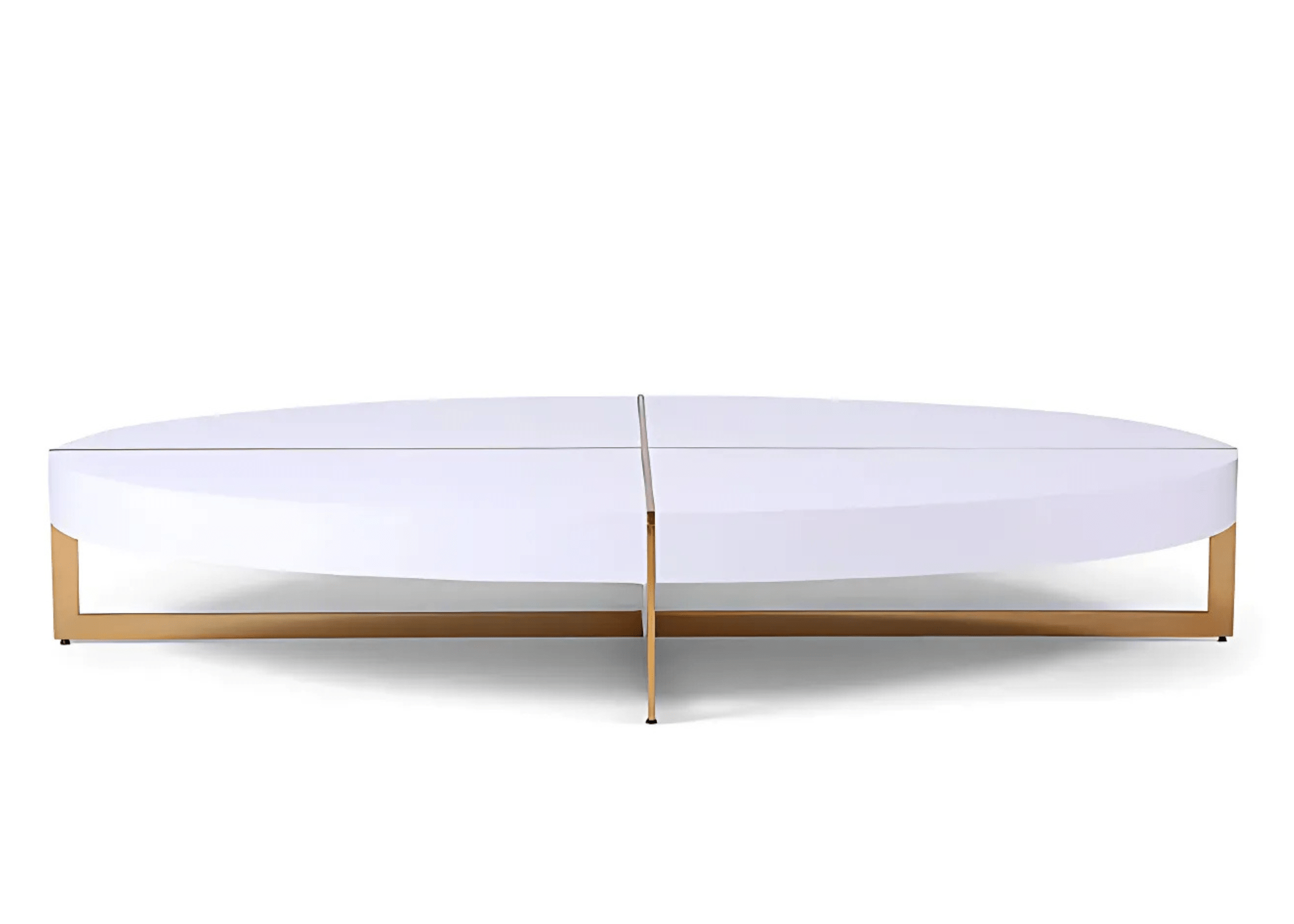 Mesa de Centro Martim com tampo oval branco e base dourada moderna.