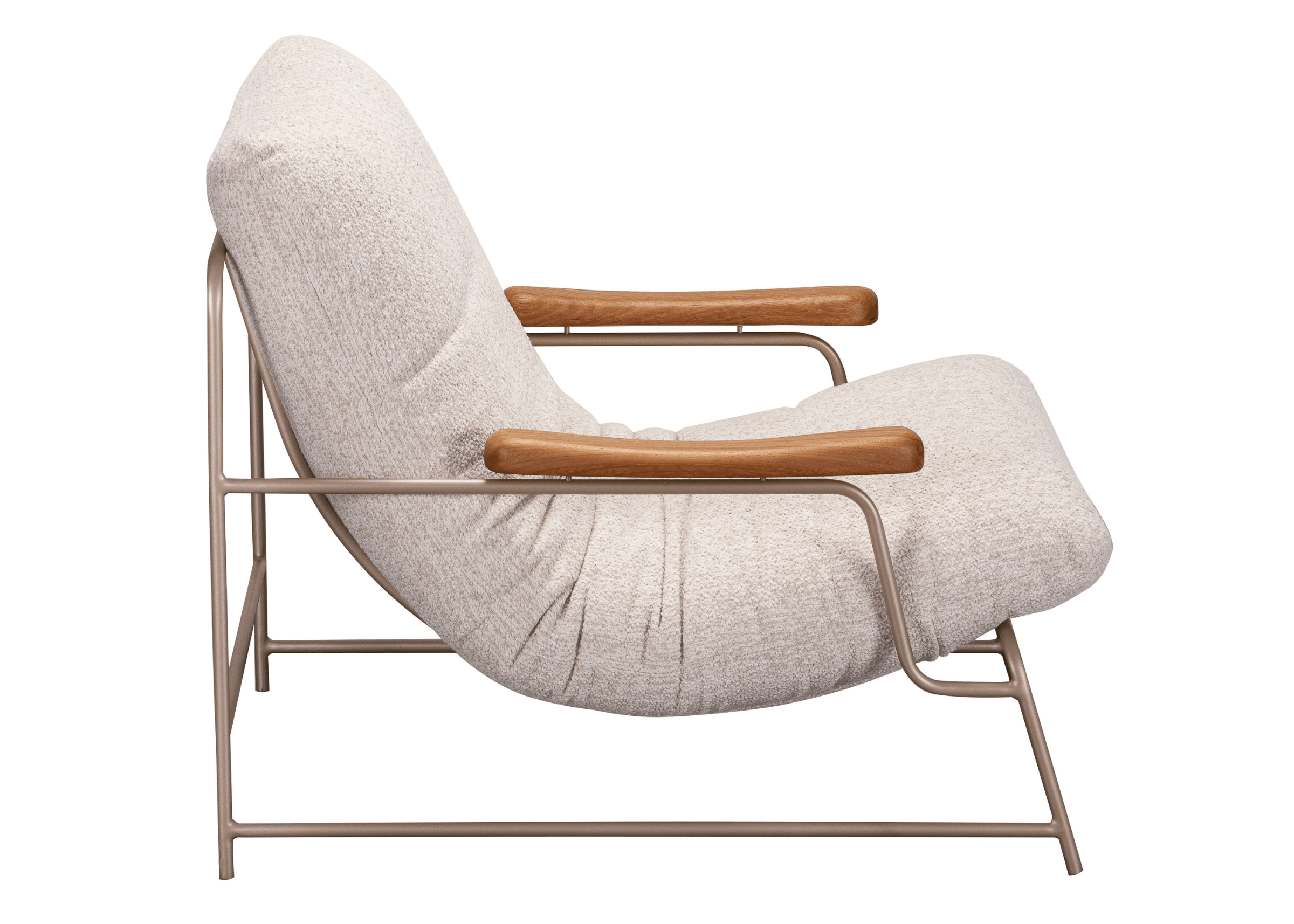 Puff Estelle com estrutura em aço carbono e estofado volumoso, complemento perfeito para relaxamento.