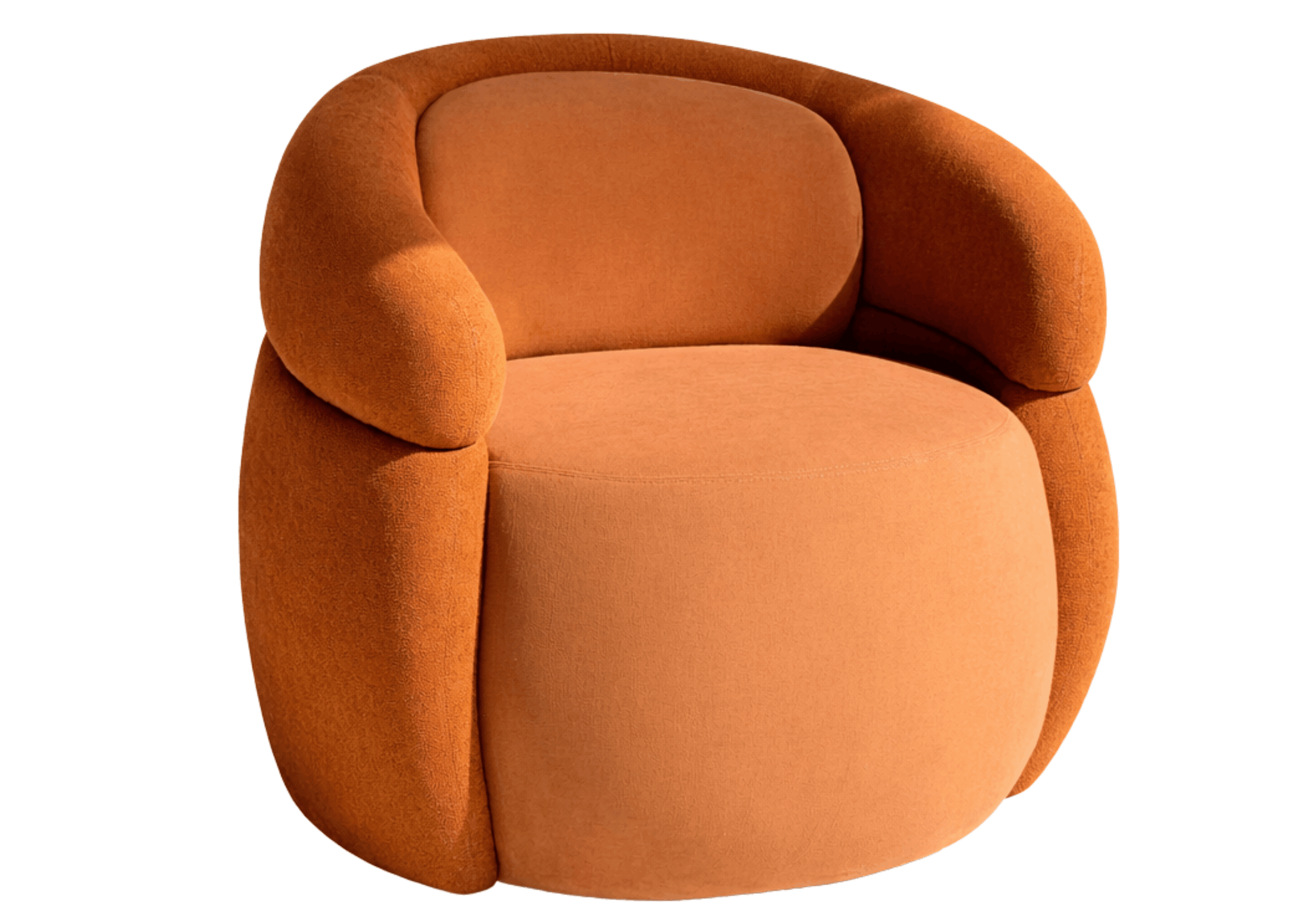 Poltrona Giratória Luci estofada em tom terracota com design curvo e assento amplo, peça moderna e confortável para salas de estar sofisticadas.