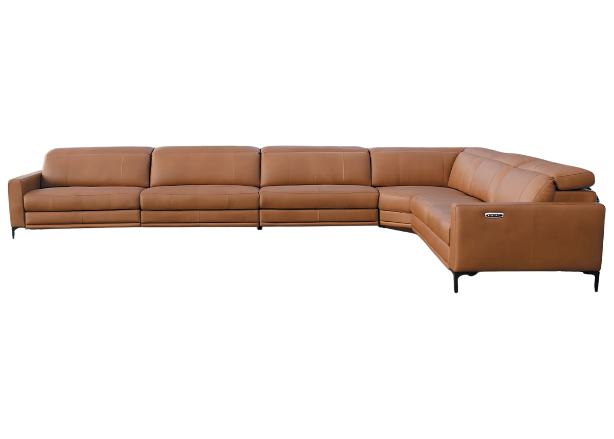 Sofá sofisticado com automação discreta e revestimento em couro natural.