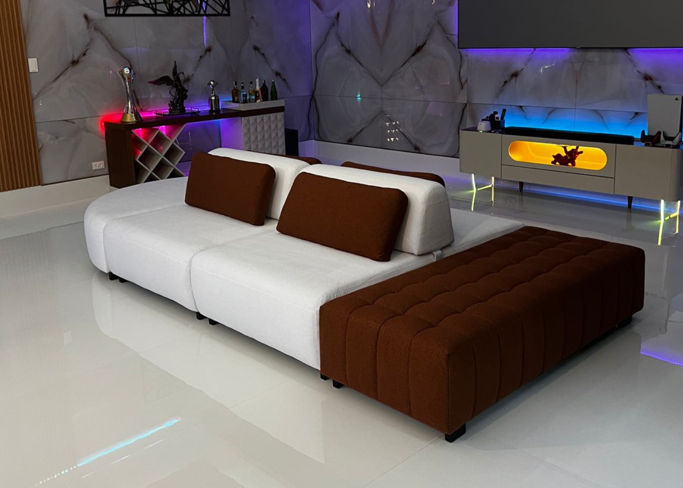 Sofá Automatizado Duetto versatilidade de cores e texturas para sua sala de estar.