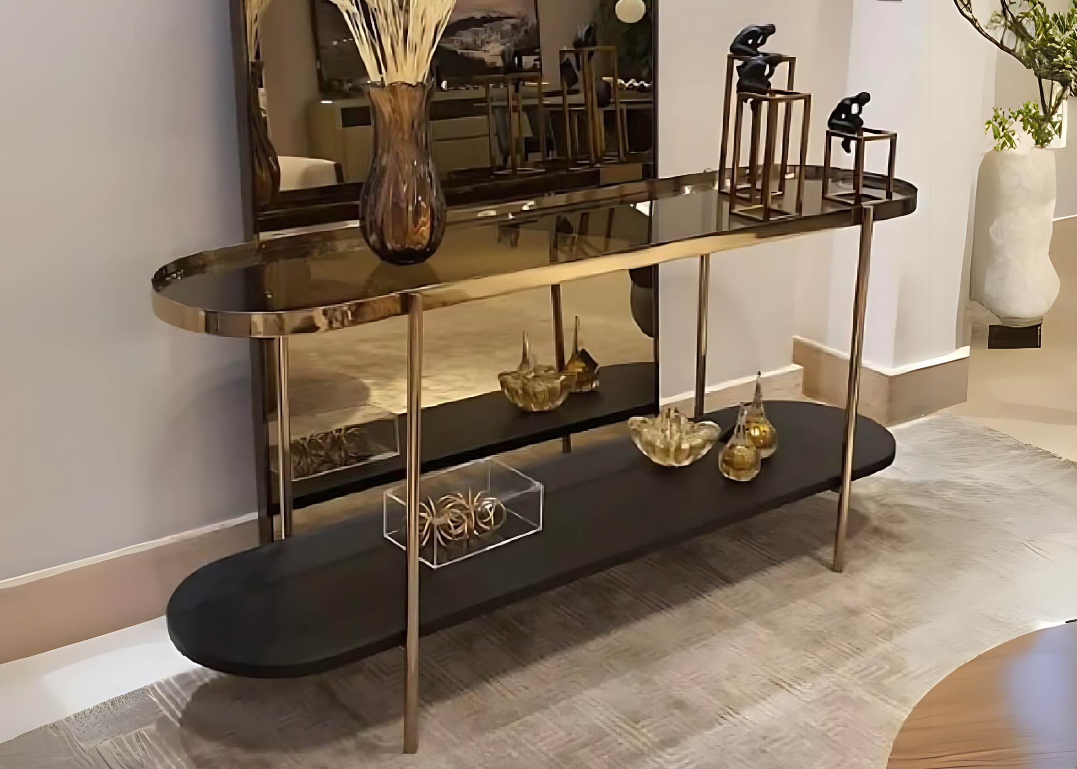 Aparador Calla com acabamento dourado Golden, que adiciona um toque de luxo e sofisticação à decoração.