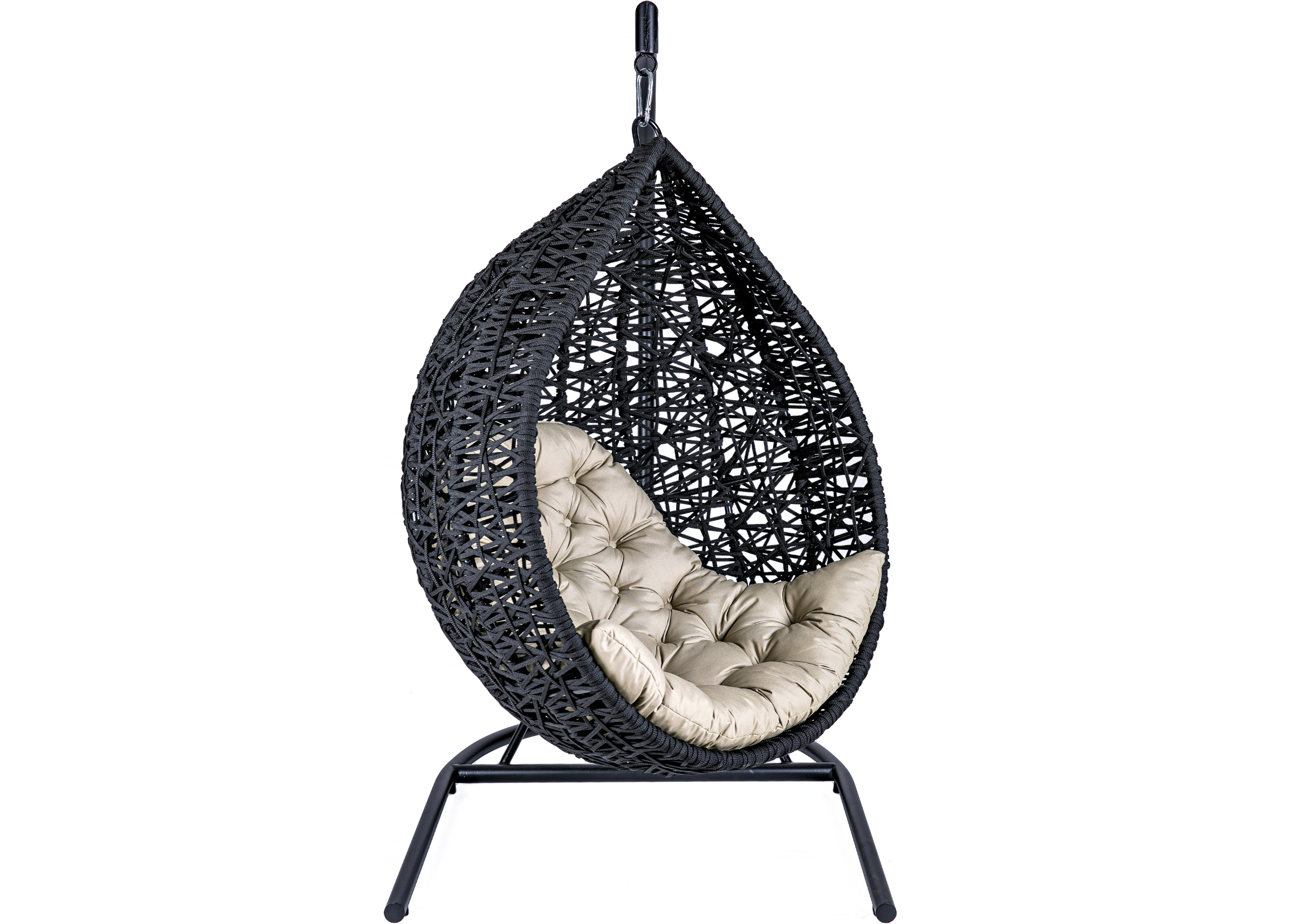 Balanço para área externa com suporte e estrutura em alumínio, corda náutica e acabamento impermeável, ideal para compor espaços externos sofisticados.