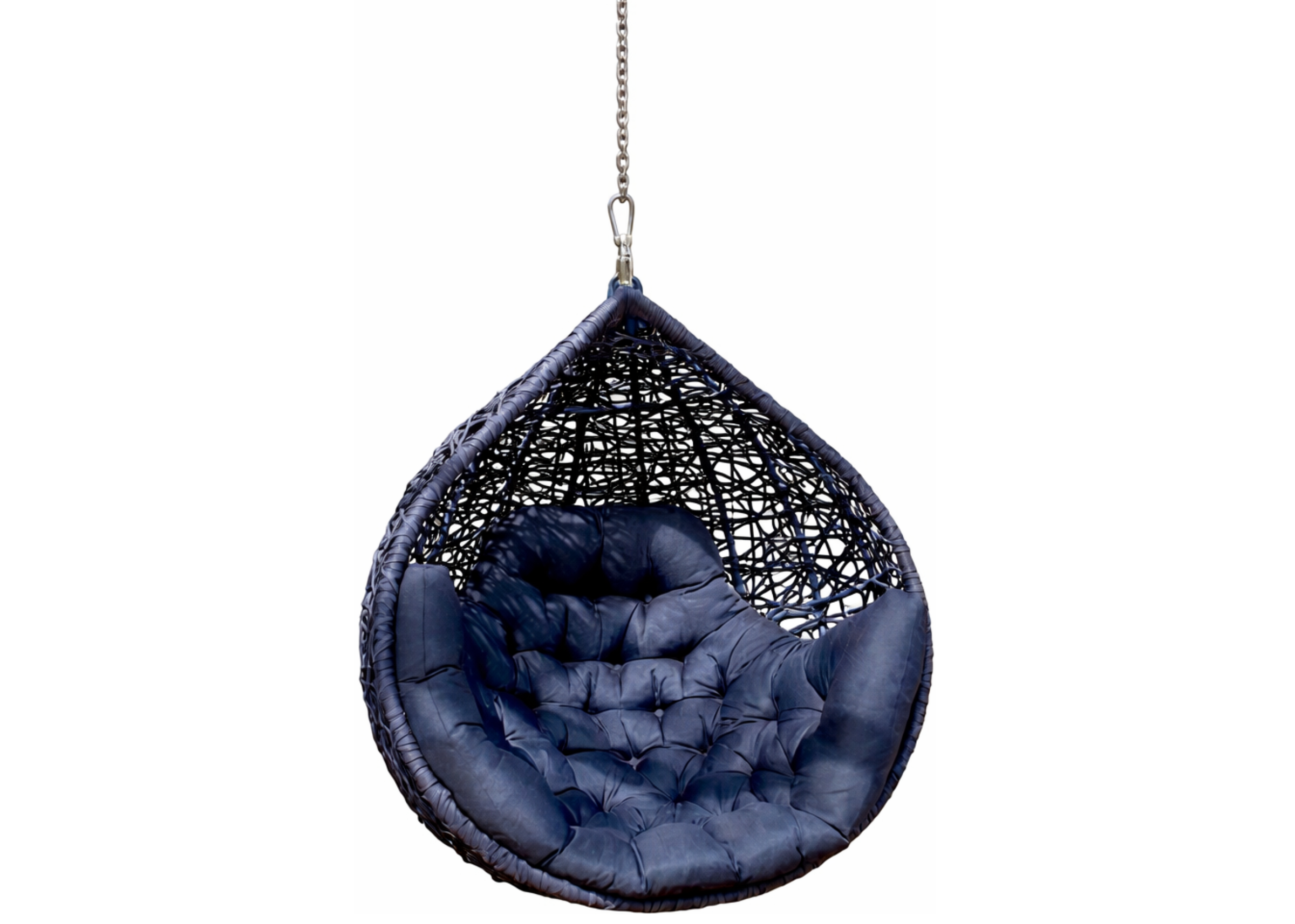 Balanço para área externa sem suporte, estrutura em alumínio, corda náutica e revestimento impermeável, apresentando design sofisticado e resistente.