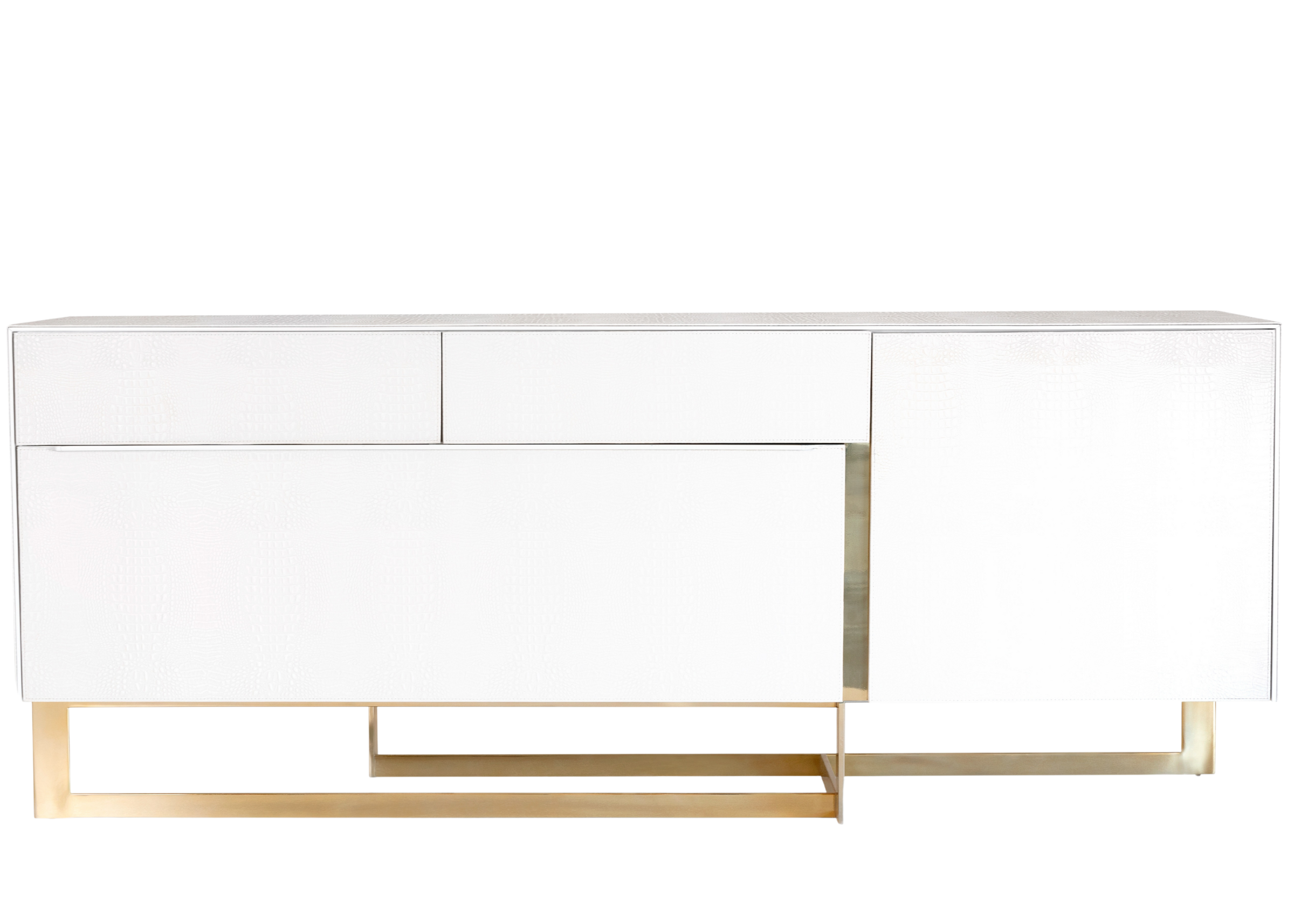 Buffet Deise com design moderno e base em inox dourado, luxuoso e sofisticado, ideal para salas de jantar elegantes.
