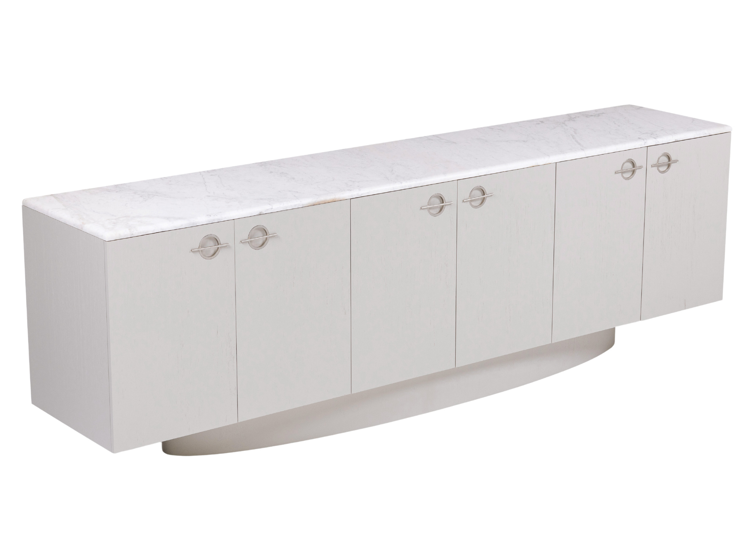 Buffet modelo Glen na cor off-white com tampo em mármore e acabamento luxuoso. Design contemporâneo e refinado, ideal para ambientes sofisticados, apresentado sobre fundo neutro.