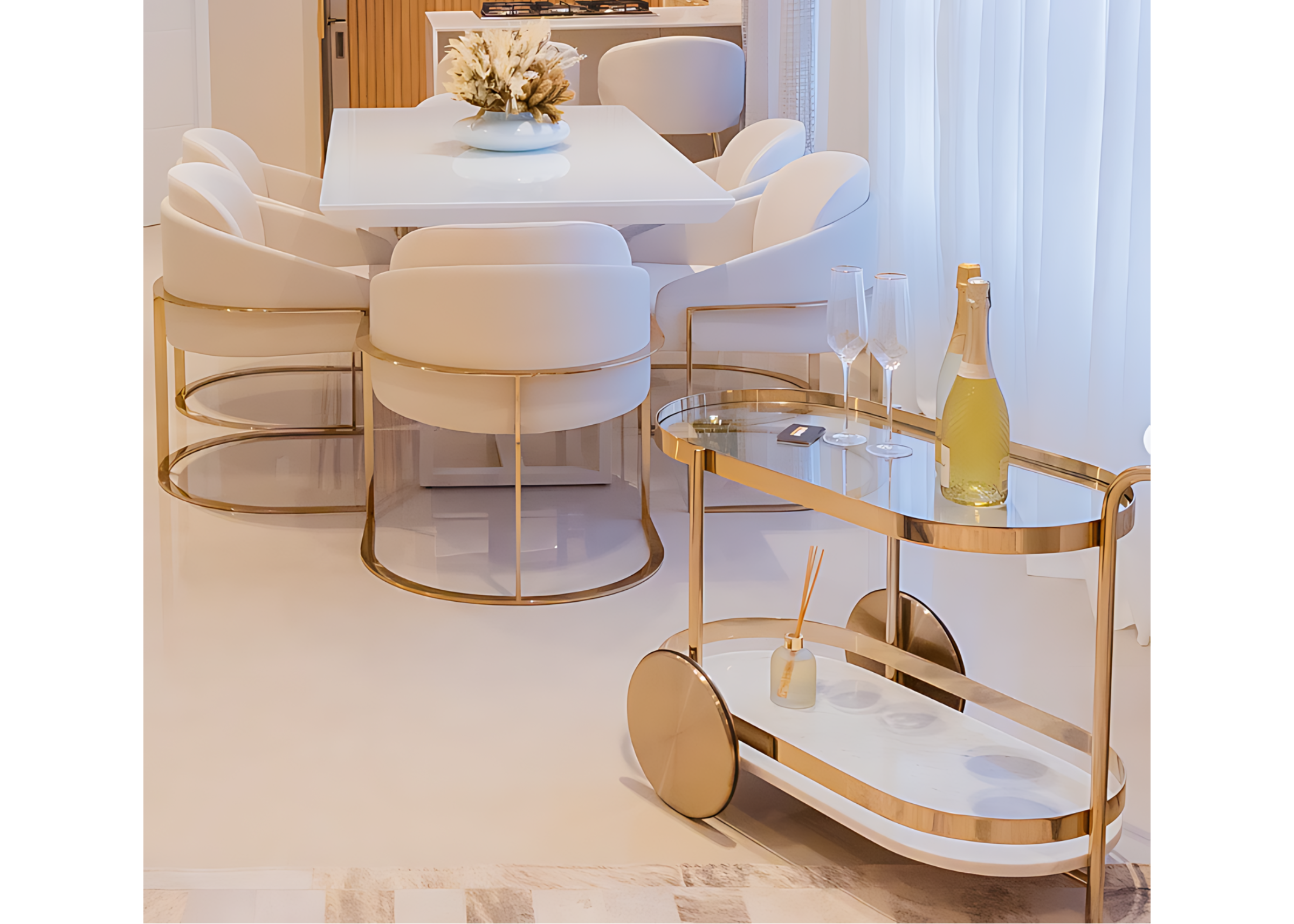 Cadeira Gatteo ideal para sala de jantar sofisticada, revestida em tecido off-white que transmite leveza e requinte. Seu design elegante e acabamento primoroso proporcionam conforto e estilo em perfeita harmonia.