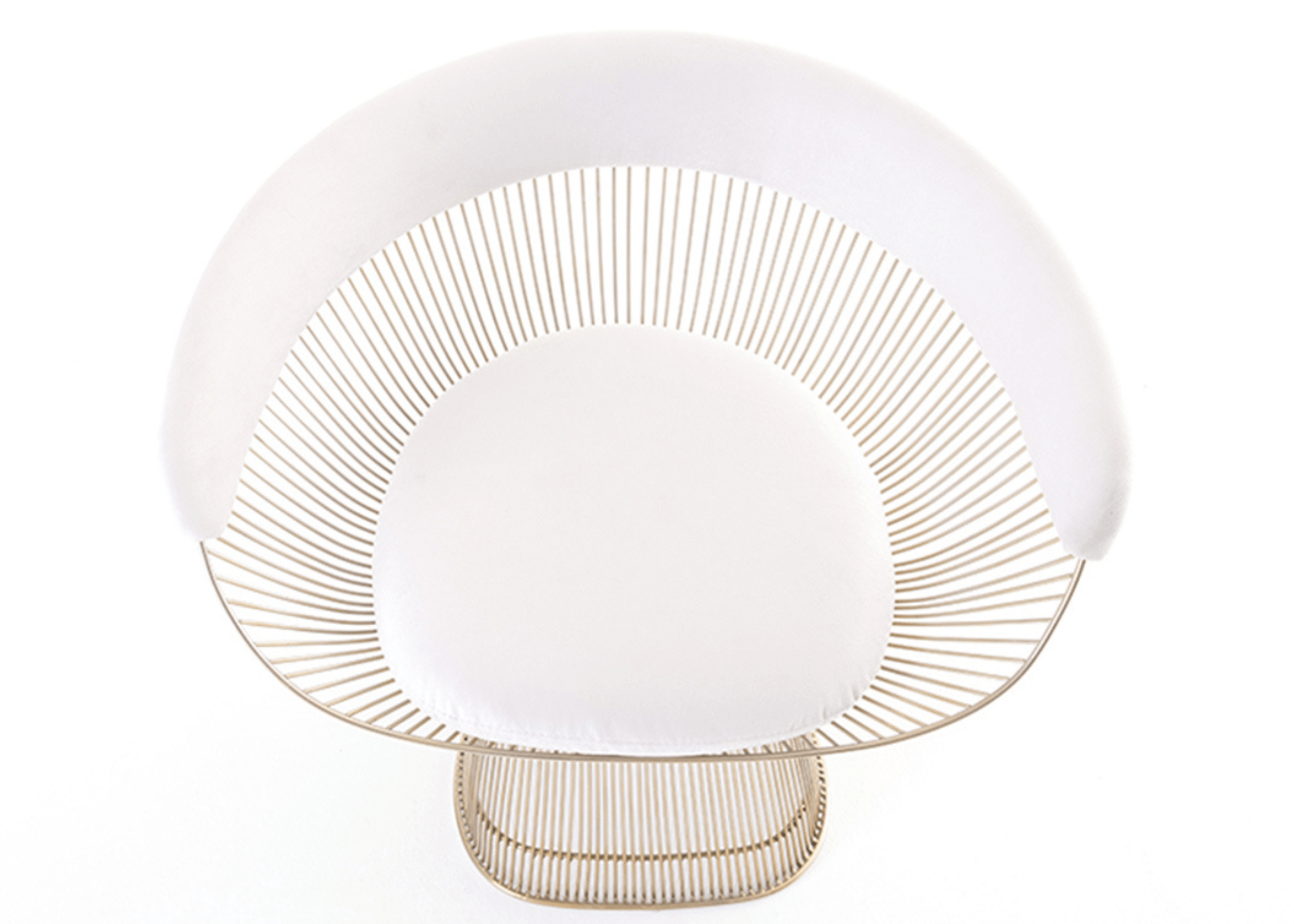 Vista superior da Cadeira Platner com estrutura em hastes de aço inox e estofado branco, ideal para decoração contemporânea.