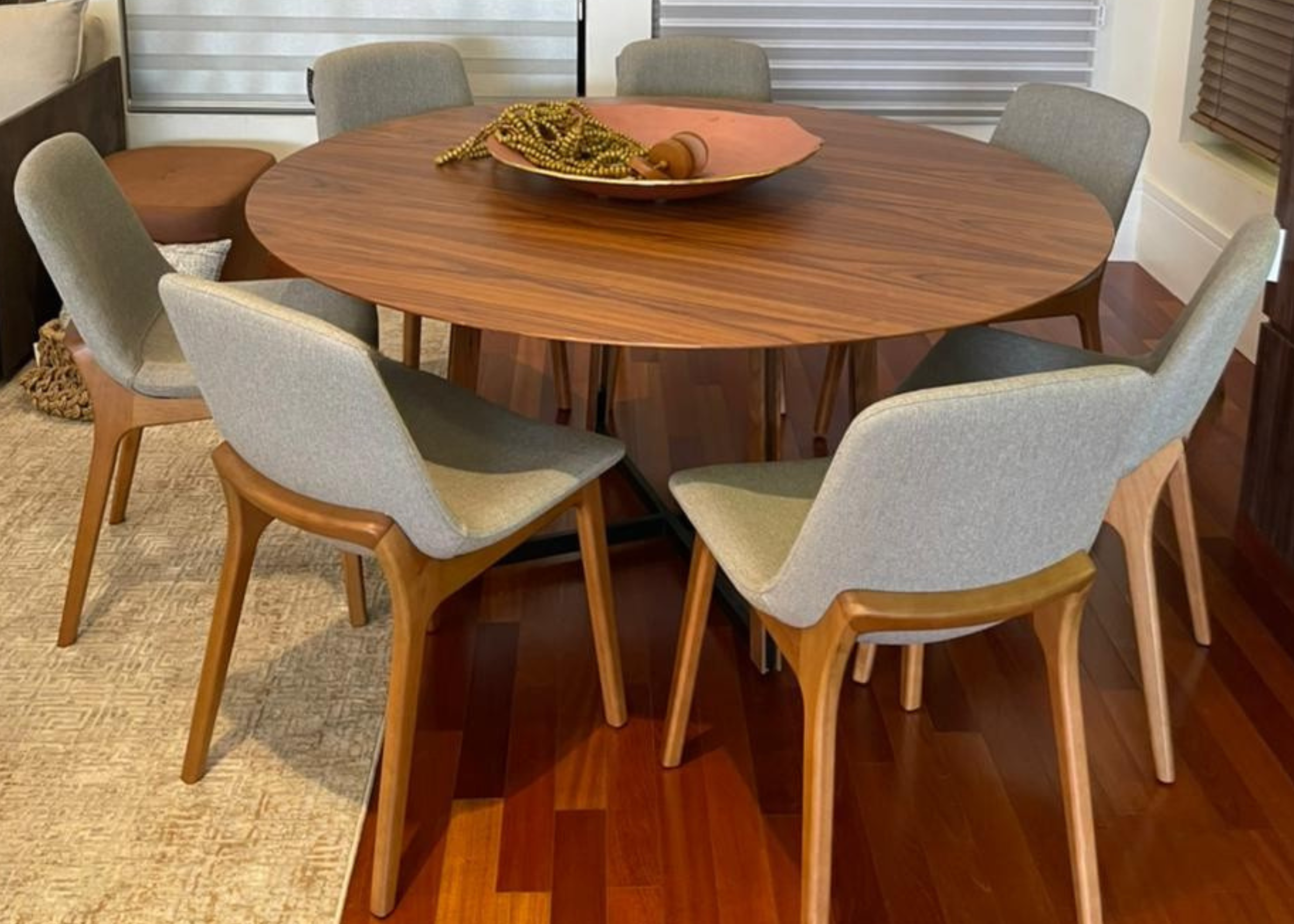 Cadeira Wave para sala de jantar, com design elegante que valoriza o ambiente.