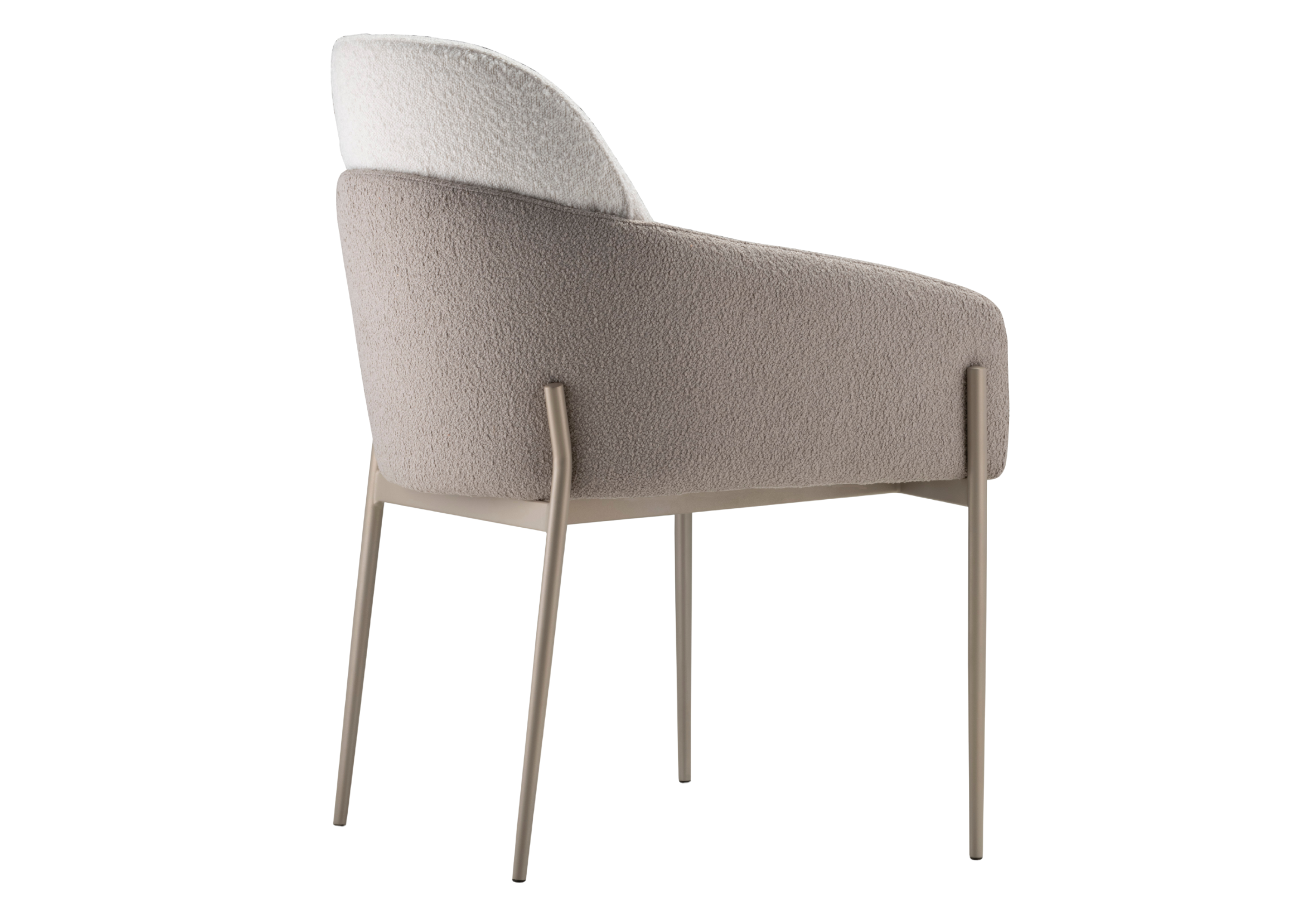 Cadeira Camelia para sala de jantar, com base em aço carbono e estofado em tecido bouclê off-white. Móvel sofisticado e elegante para composições contemporâneas.