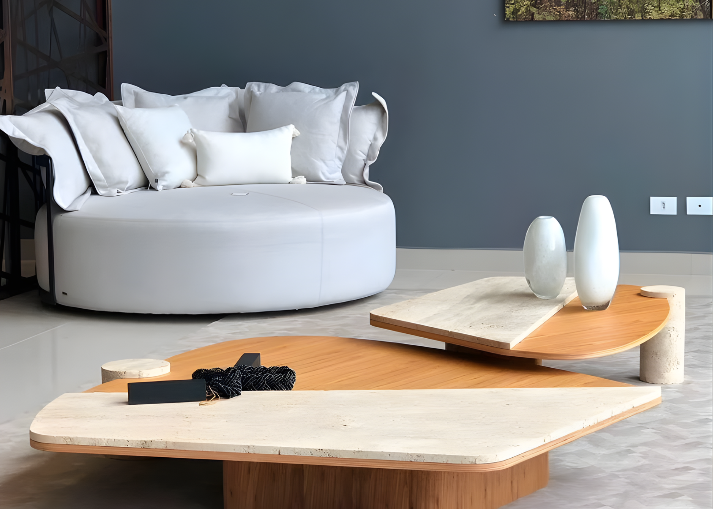 Chaise Volta em sala de estar sofisticada e elegante, oferecendo conforto, design contemporâneo e presença marcante na decoração.