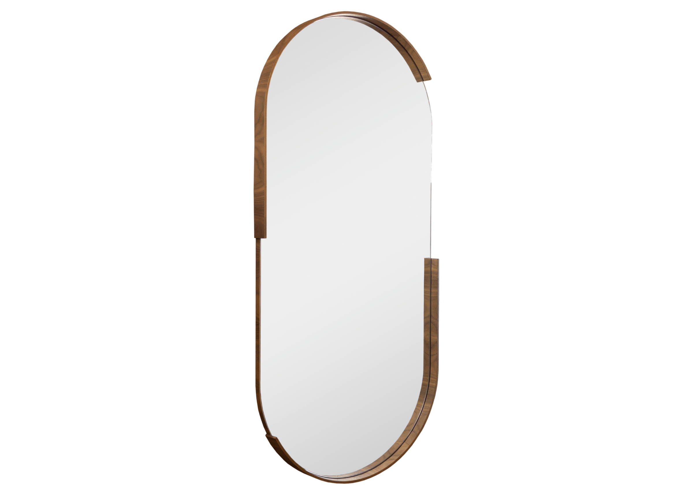 Espelho oval com borda em madeira, combinando rusticidade e elegância para uma decoração acolhedora.