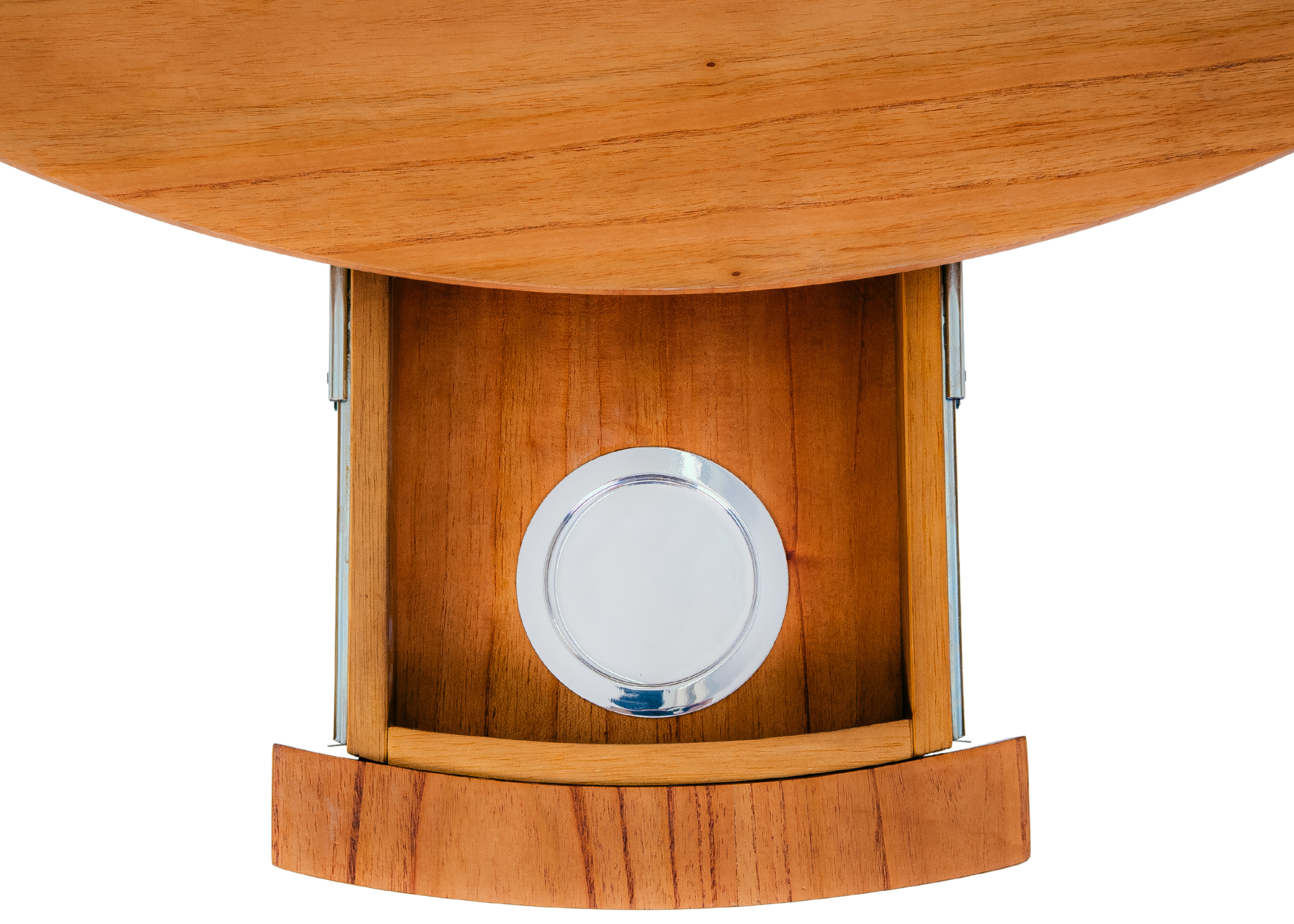 Mesa de carteado modelo Cálice em laminado com detalhe de gavetas, apresentando design elegante e funcional, ideal para ambientes sofisticados e momentos de lazer.