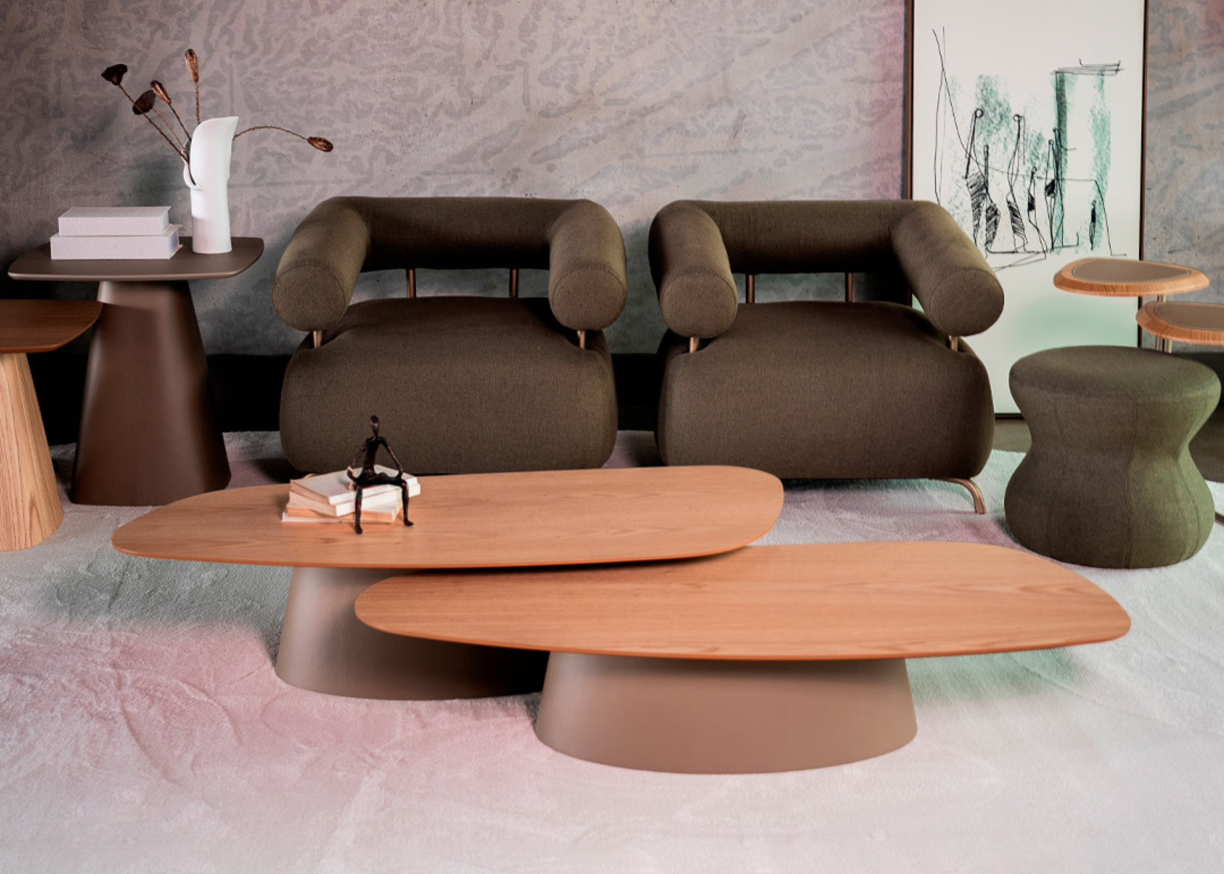 Mesa de centro Carmen com tampo em carvalho natural, base elegante e acabamento sofisticado. Ideal para salas de estar modernas e aconchegantes.