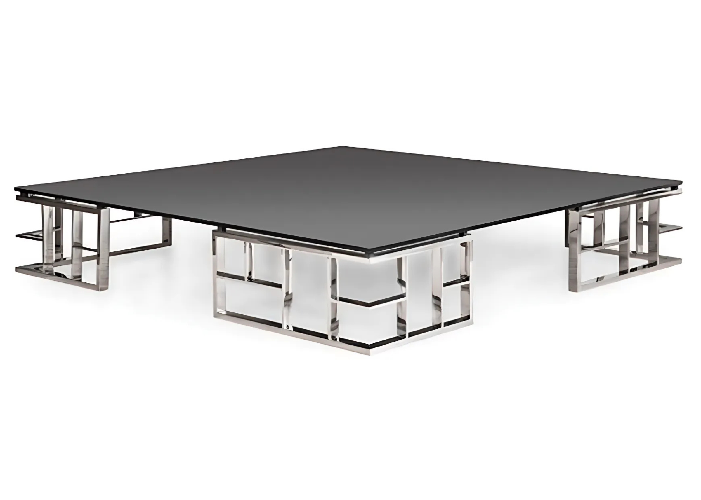 Mesa de centro europeia com tampo laqueado preto e base metálica, vista sobre fundo neutro. Design refinado que valoriza ambientes contemporâneos com um toque de elegância clássica.