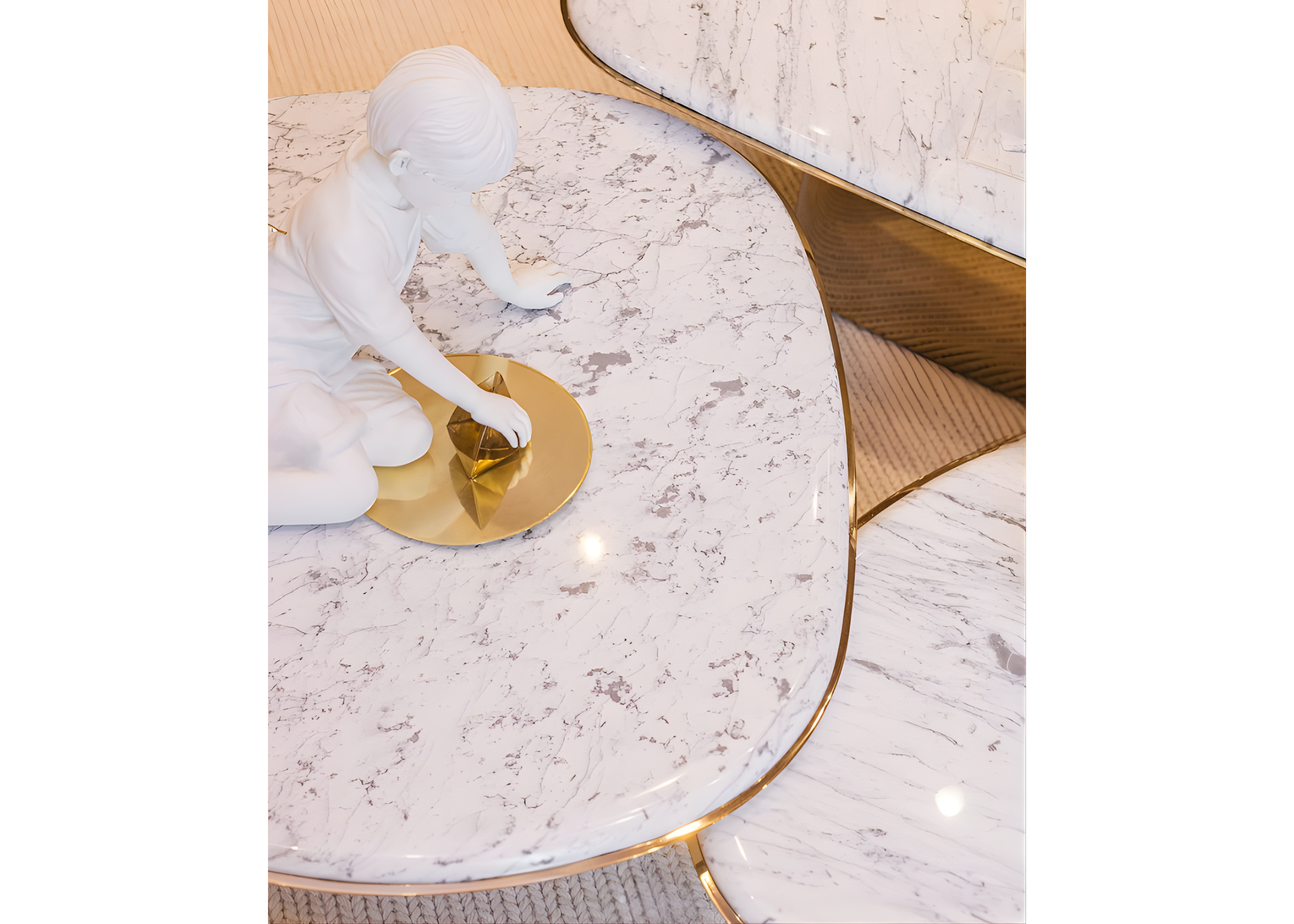 Mesa de centro Majestosa com detalhes encantadores que elevam o charme e a elegância do ambiente. Um móvel de destaque que une design sofisticado, acabamento refinado e beleza atemporal.