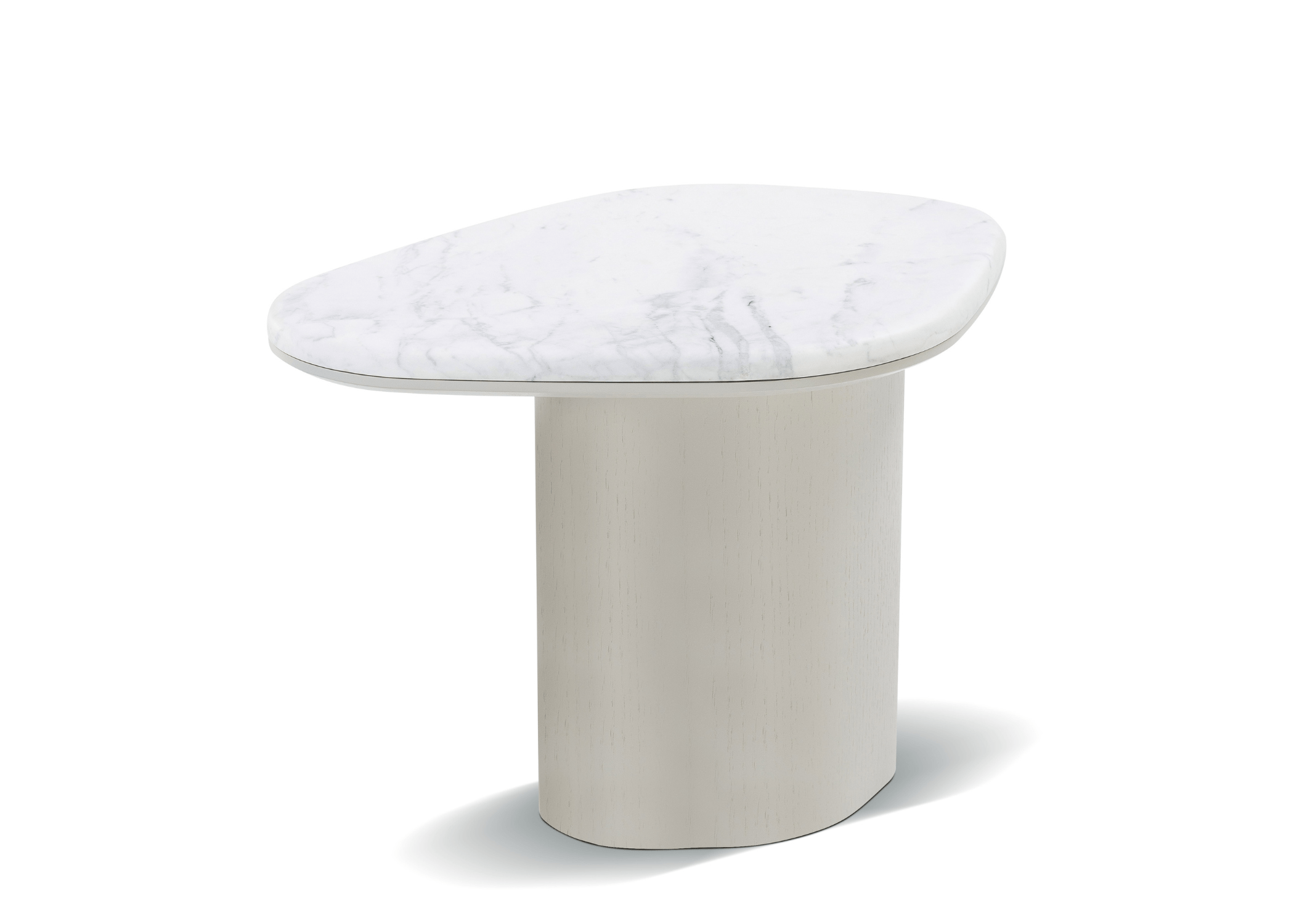 Mesa de centro Clara em mármore branco com base arredondada em madeira.