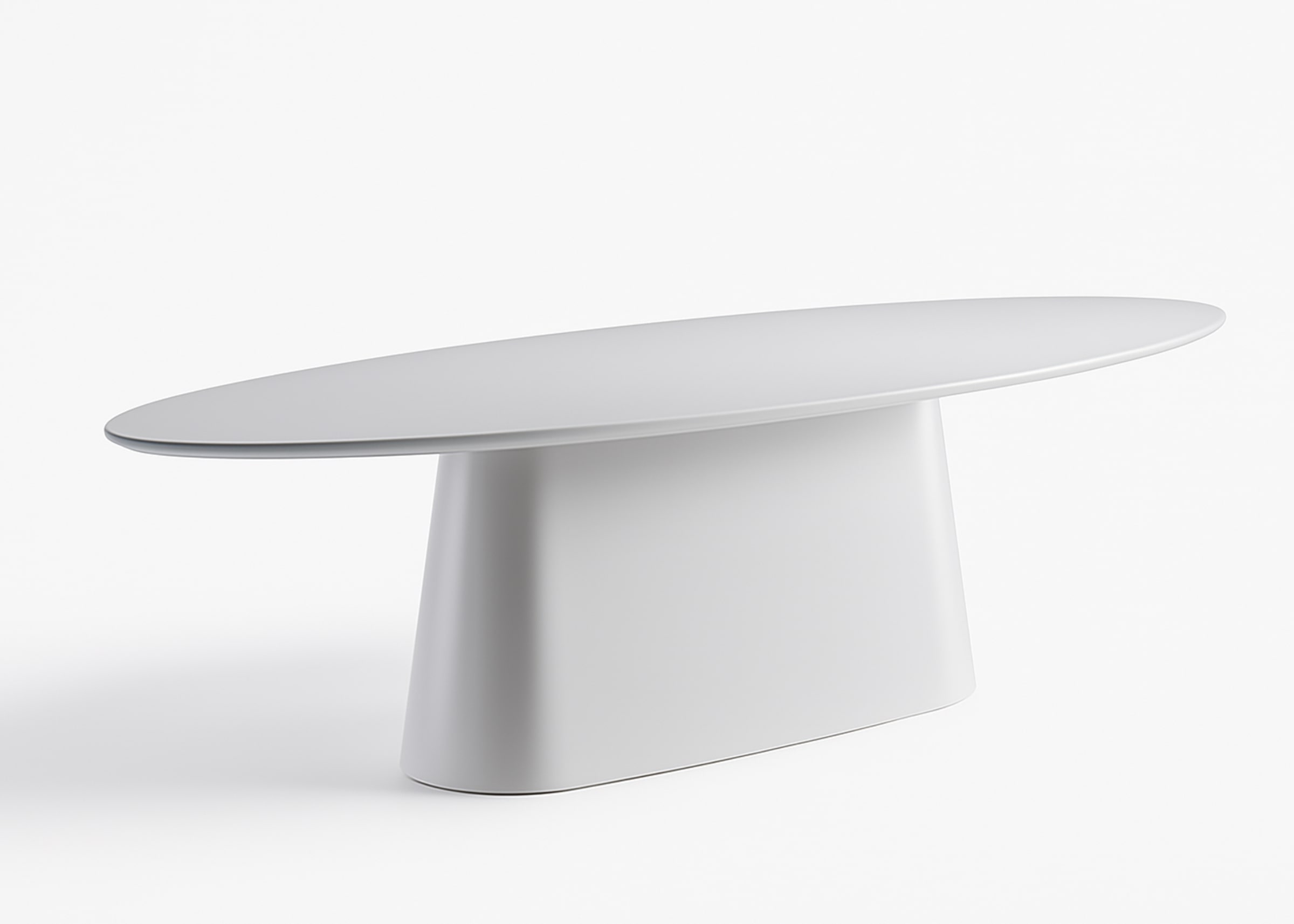 Mesa Oval Glass: Laca brilho com vidro, criando uma superfície sofisticada para refeições memoráveis.