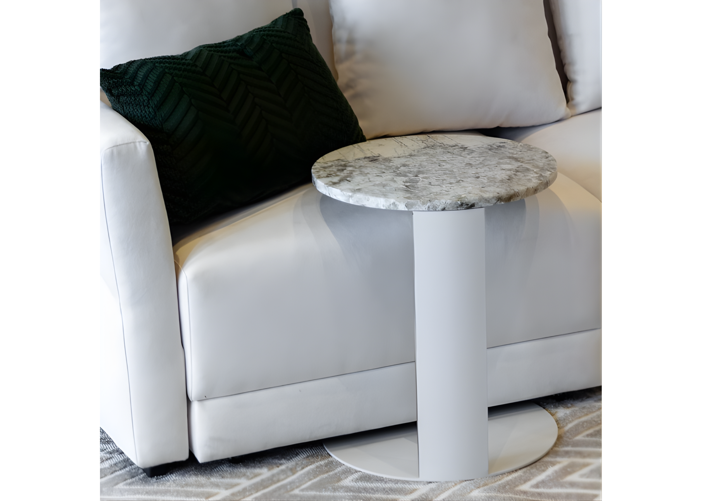 Mesa lateral Havena para sala de estar elegante com acabamento impecável e design sofisticado.