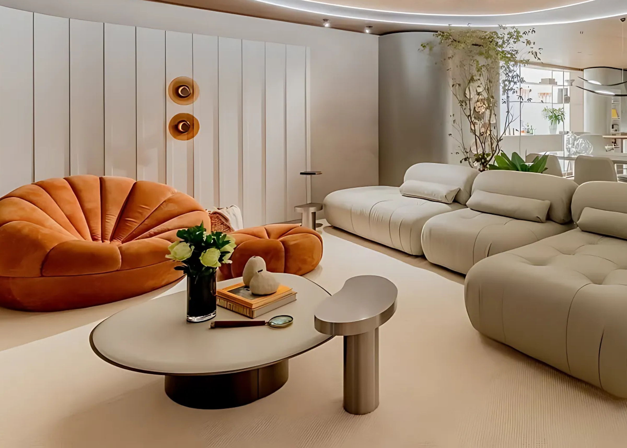 Mesa lateral Imperadora com estrutura em aço inox dourado, vista em sala de estar moderna. Peça luxuosa e elegante, ideal para compor ambientes sofisticados e contemporâneos.