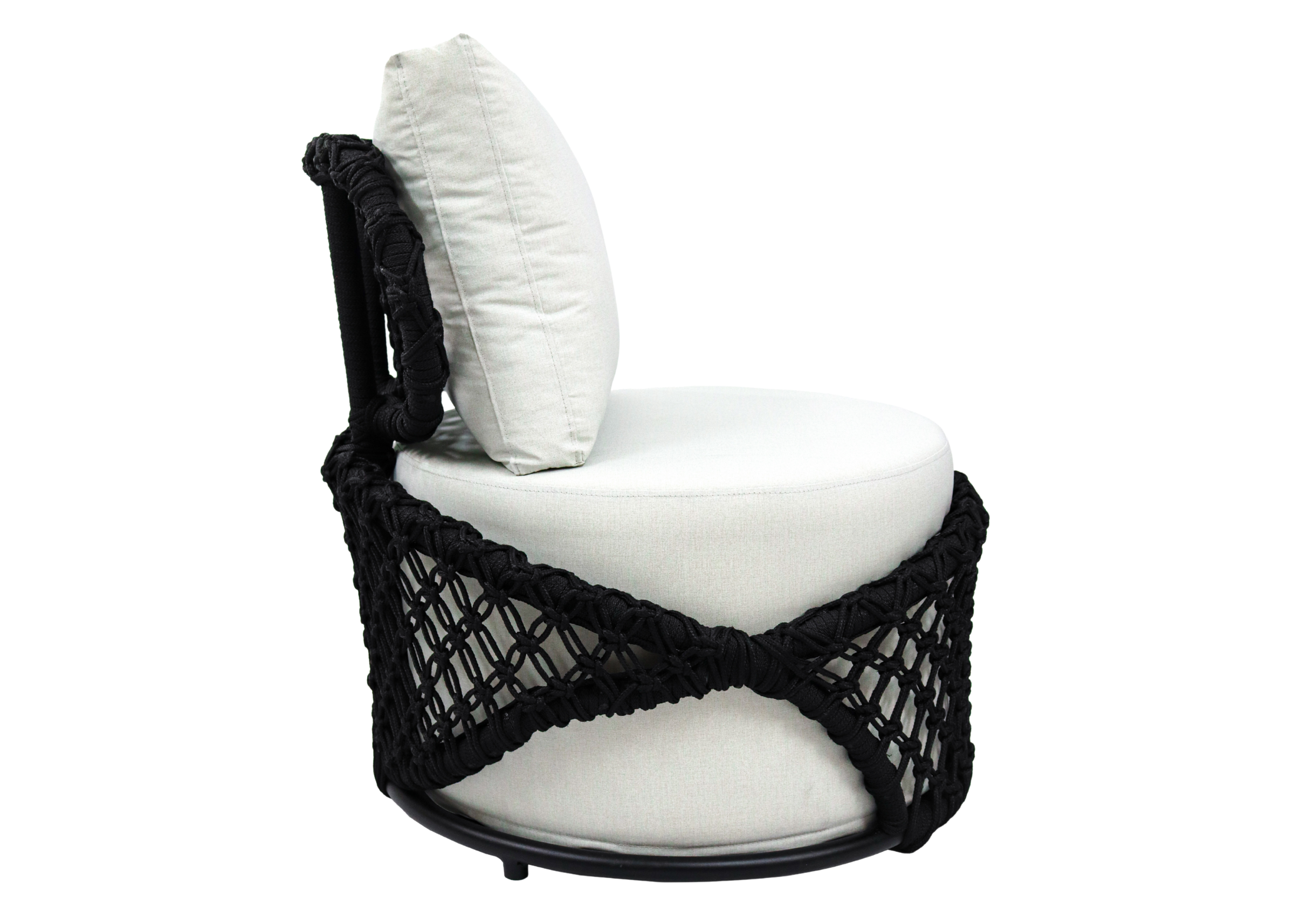 Poltrona com puff modelo Concha para área externa. Móvel para uso externo.