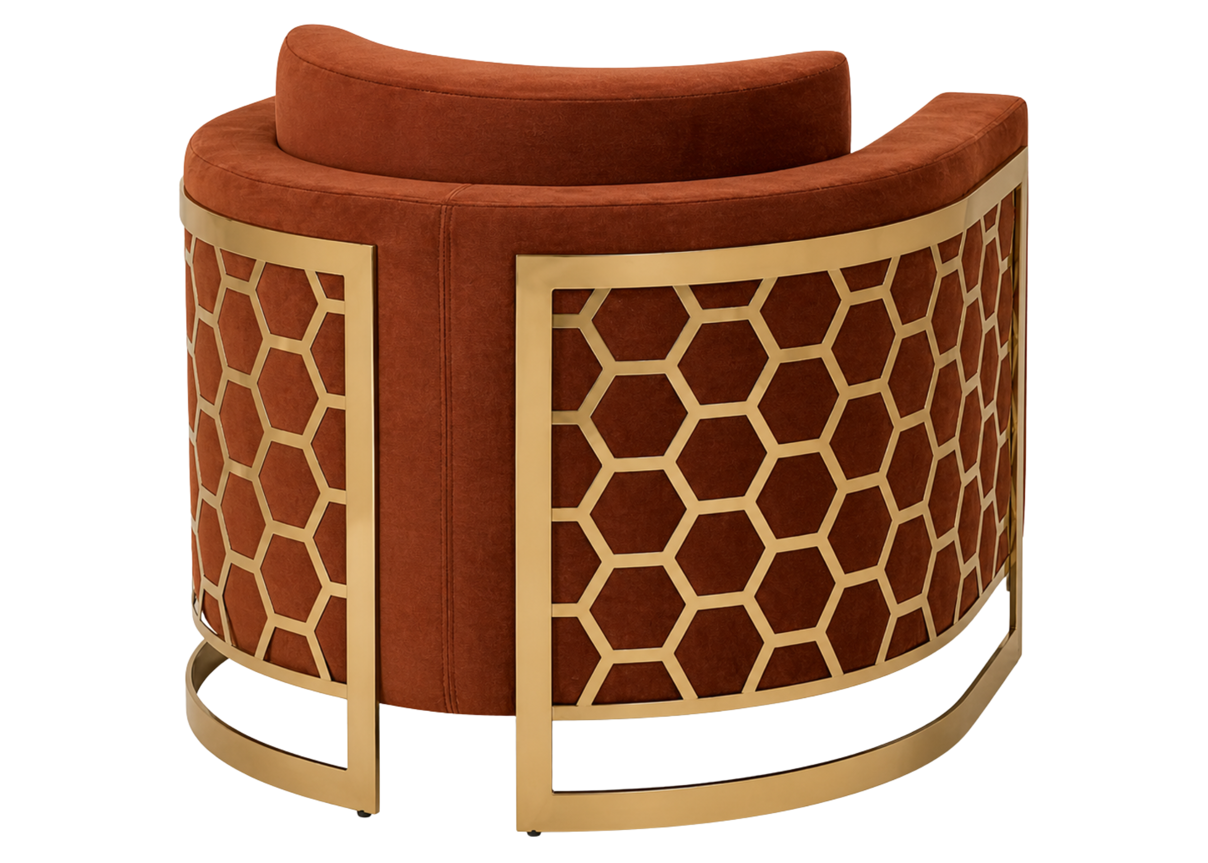 Vista lateral da Poltrona Européia Supreme com braço reto e encosto curvo, destaque para o detalhe decorativo hexagonal dourado.