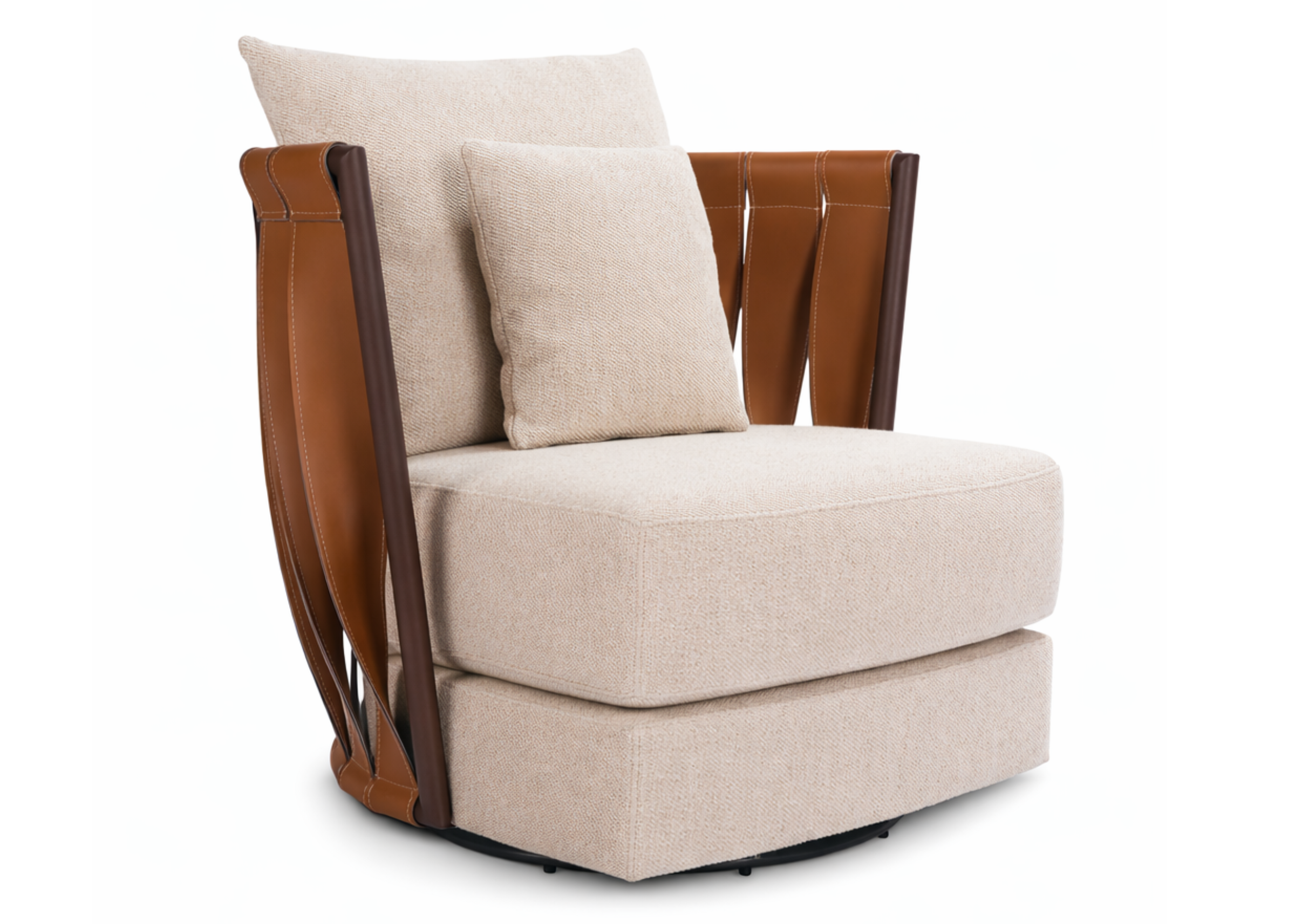 Poltrona Lattice com assento confortável, almofada decorativa e revestimento em linho cru, ideal para ambientes elegantes e aconchegantes.