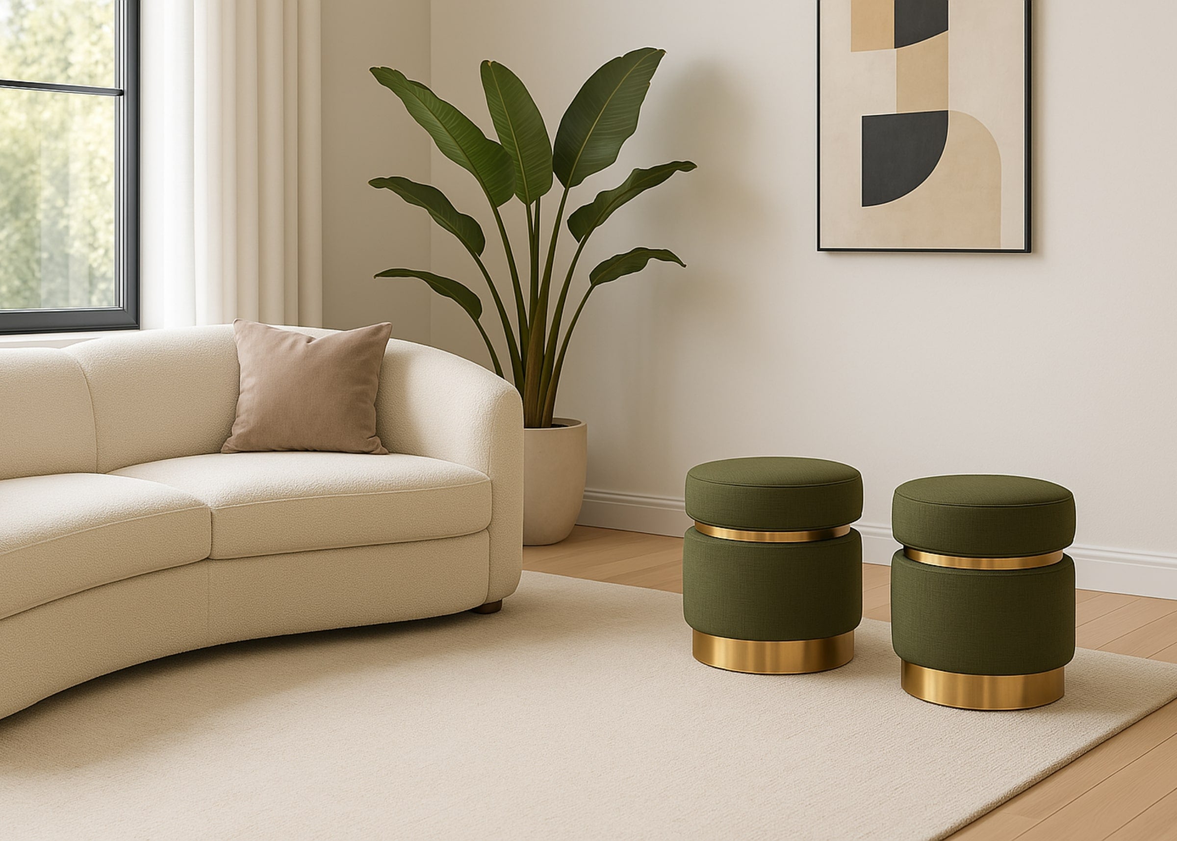 Puffs redondos decorativos em linho verde militar com base de inox dourado em sala de estar moderna.