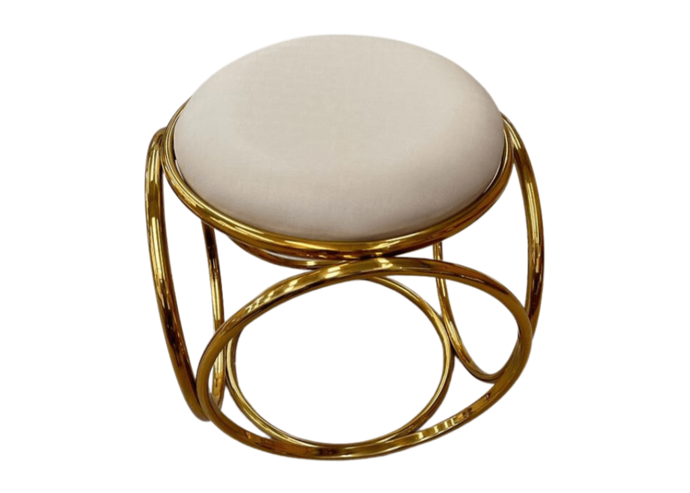 Puff redondo modelo Ouro com assento em veludo off-white e base em inox dourado. Peça elegante e atemporal, ideal para composições sofisticadas, apresentada sobre fundo neutro.
