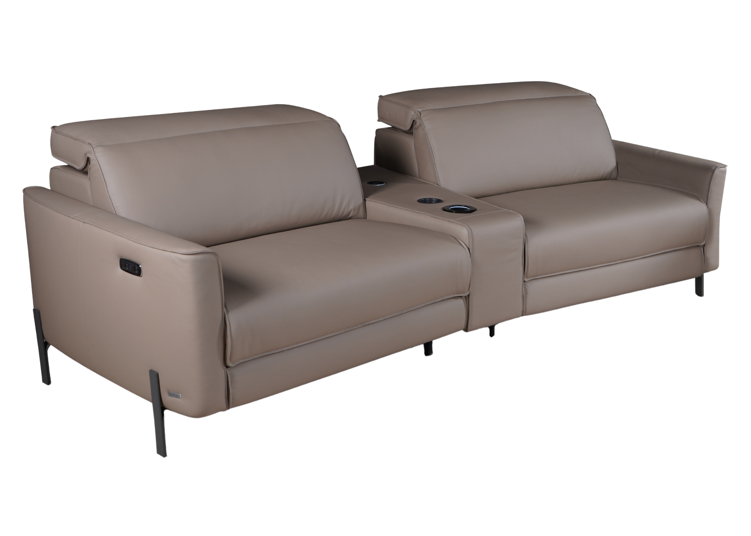 Sofá automatizado 2 lugares modelo Romanno, revestido em couro natural na cor fendi, com tecnologia Bluetooth integrada, ideal para salas de estar modernas.