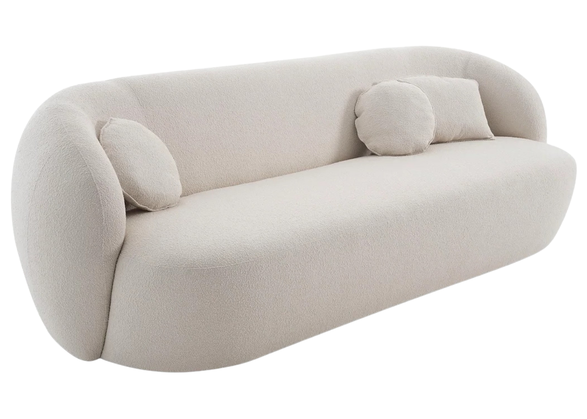 Sofá de design curvo modelo Sole em tecido elegante com formas suaves e acabamento refinado, vista frontal sobre fundo neutro. Móvel moderno e acolhedor, ideal para ambientes sofisticados.