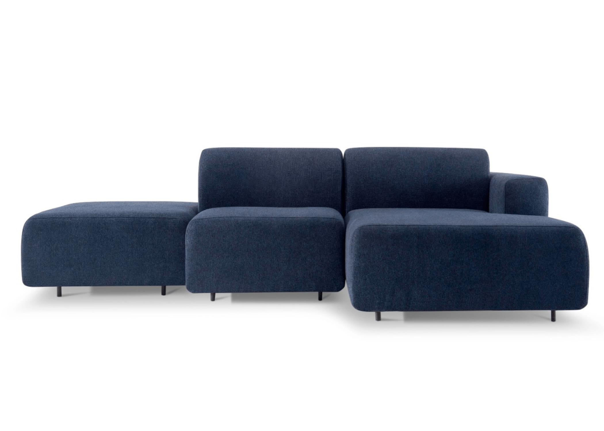Sofá Ilha Max com puff integrado e design modular em tecido azul, ideal para ambientes sofisticados.