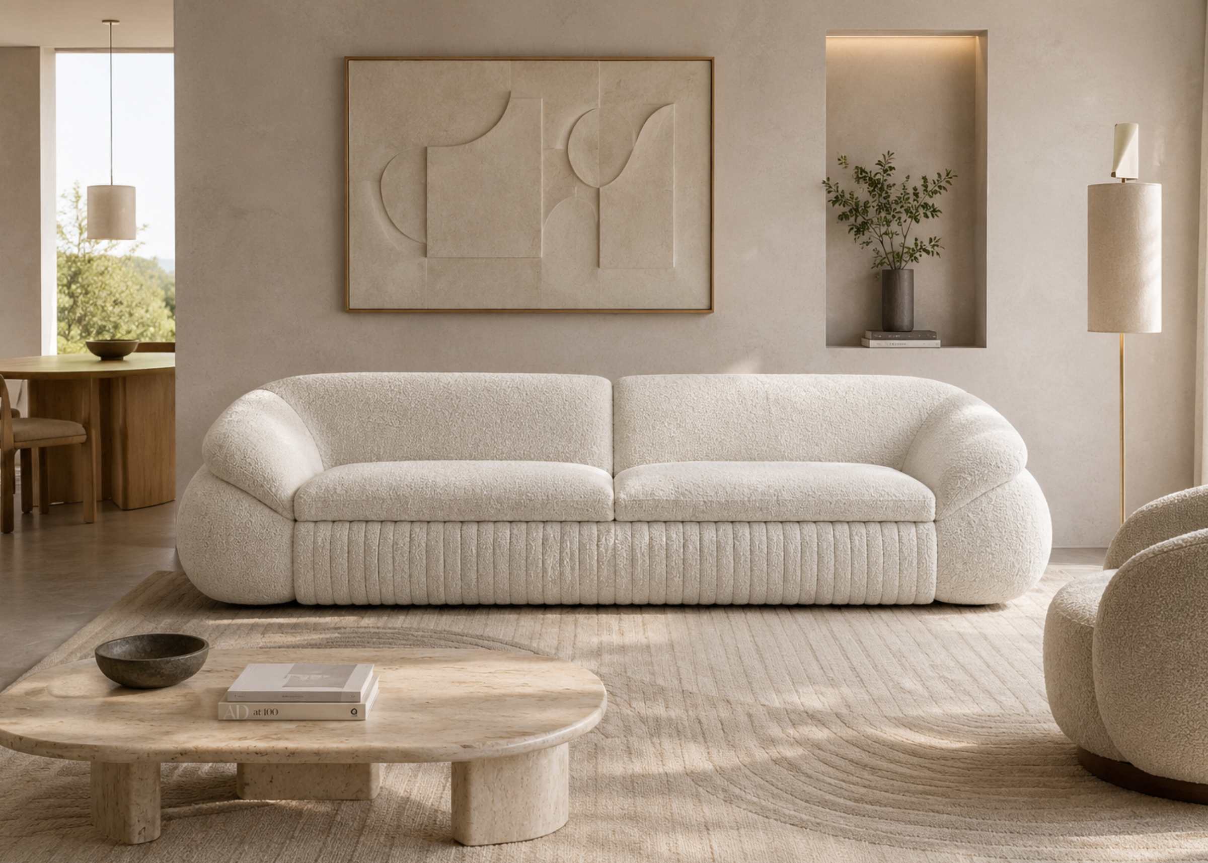 Sofá Jubarte em sala de estar confortável, robusta e sofisticada, apresentando design elegante e acolhedor, ideal para compor ambientes modernos e refinados.